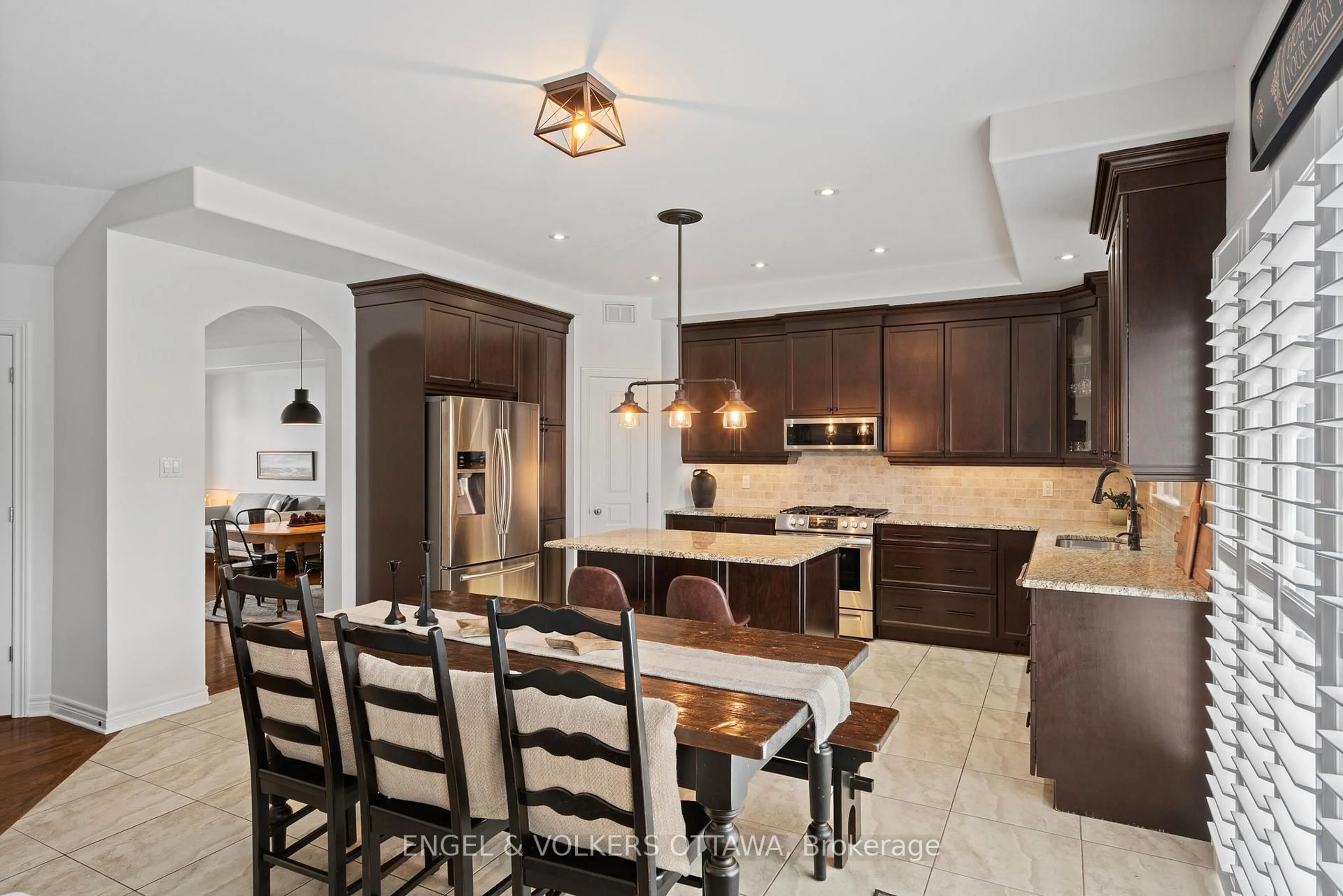 Open concept kitchen, ceramic/tile floor for 407 Landswood Way, Ottawa Ontario K2S 0A3
