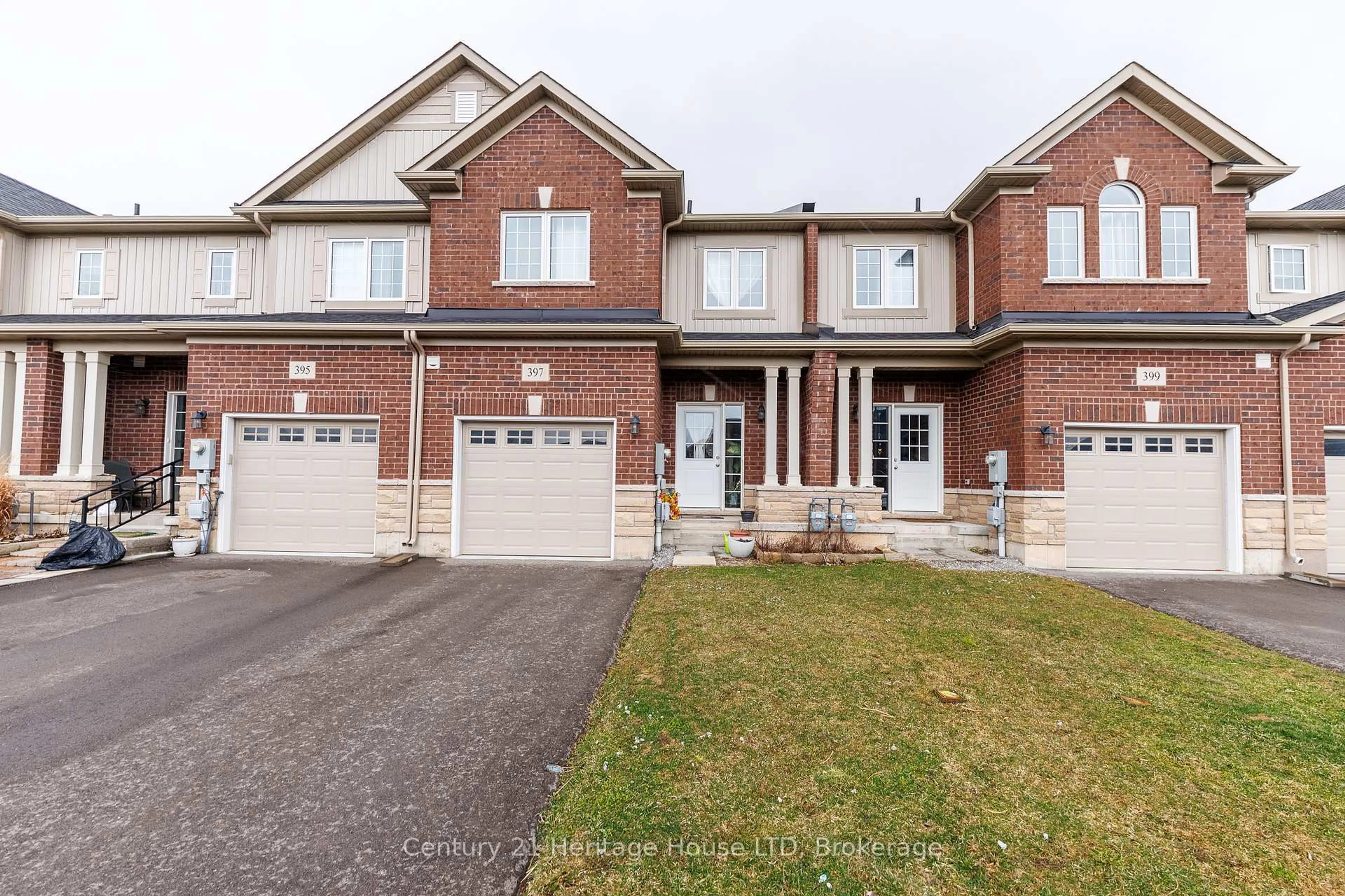 Home with brick exterior material, street for 397 Hummel Cres, Fort Erie Ontario L2A 0E8
