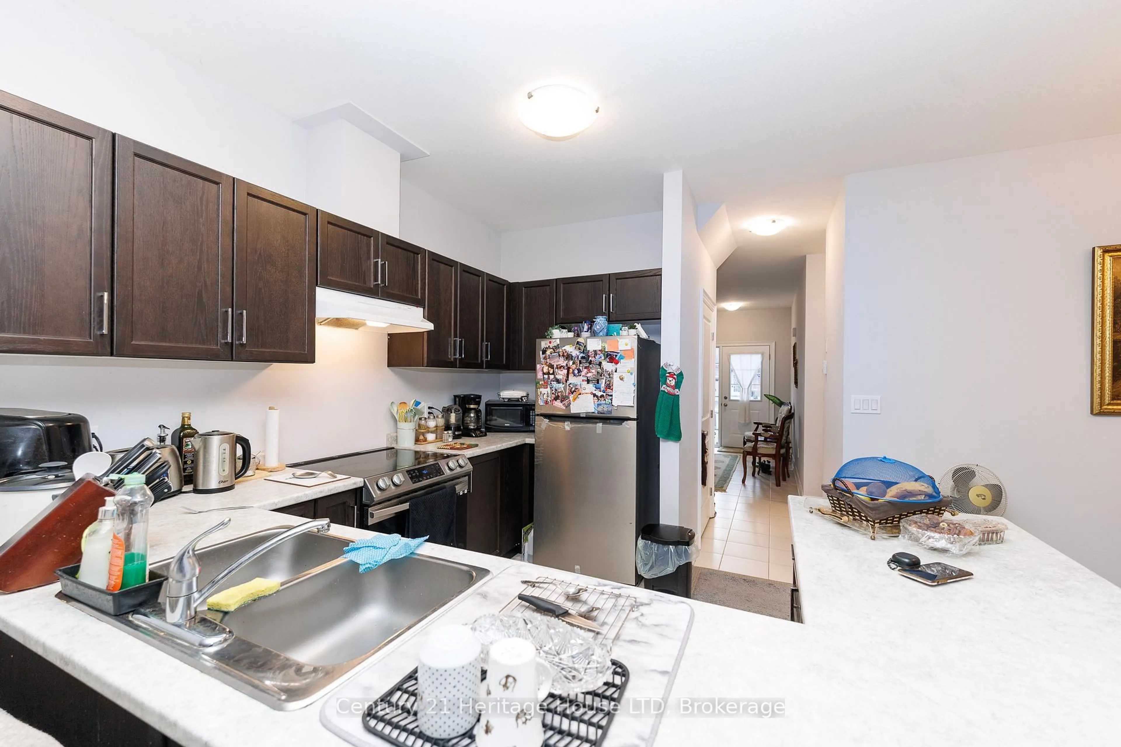 Standard kitchen, unknown for 397 Hummel Cres, Fort Erie Ontario L2A 0E8