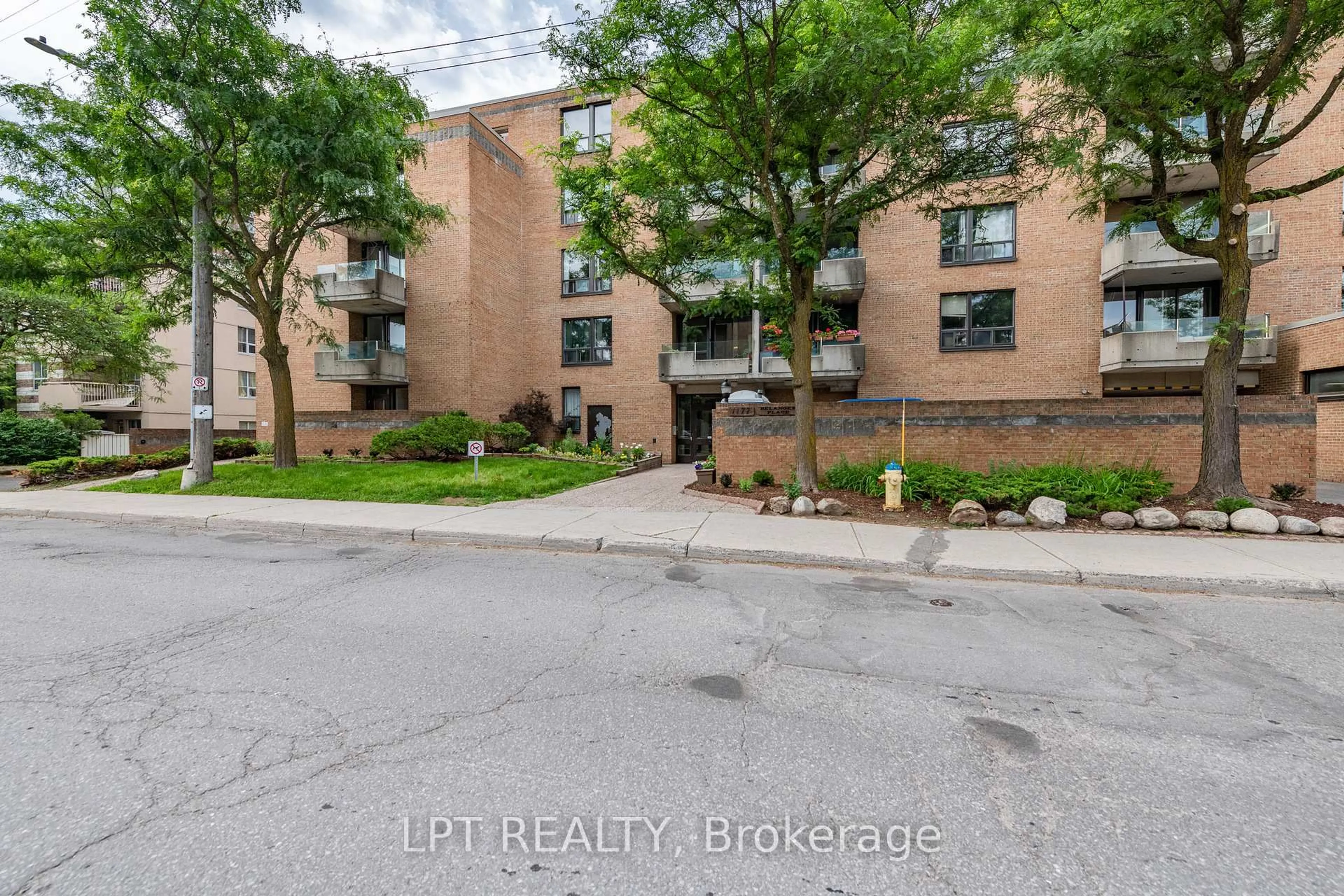 Unknown for 1177 Belanger Ave ##206, Ottawa Ontario K1H 8N7