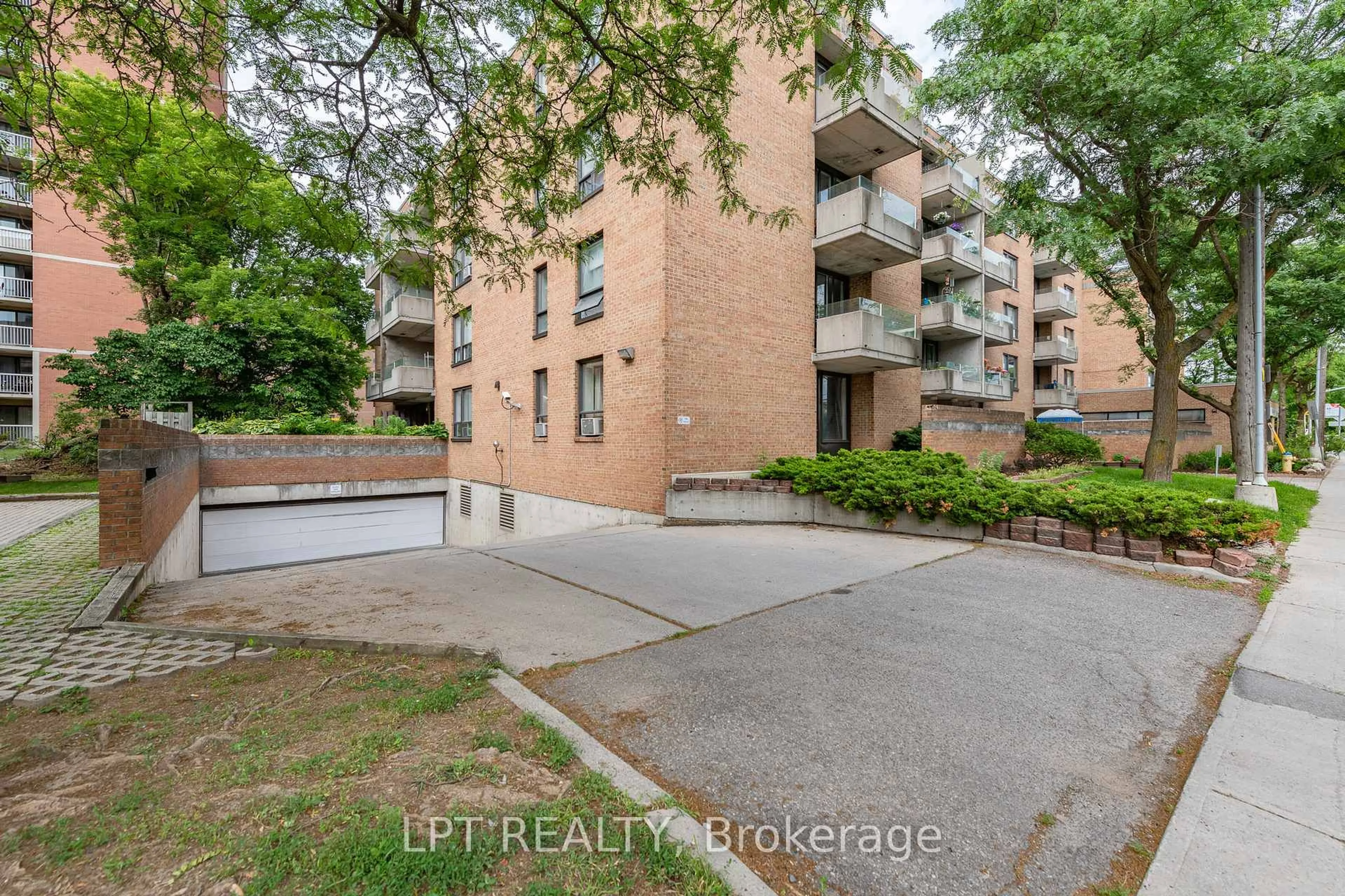 Unknown for 1177 Belanger Ave ##206, Ottawa Ontario K1H 8N7