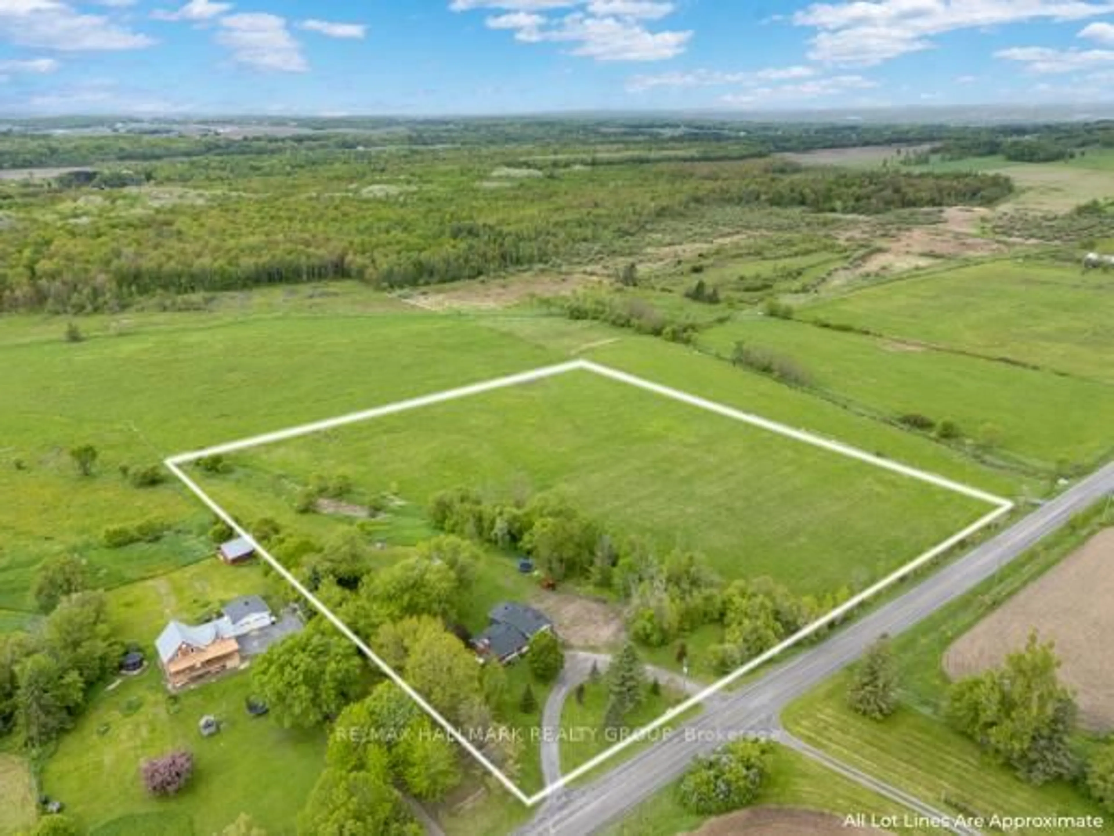 A pic from outside/outdoor area/front of a property/back of a property/a pic from drone, unknown for 2656 Canaan Rd, Sarsfield Ontario K0A 3E0