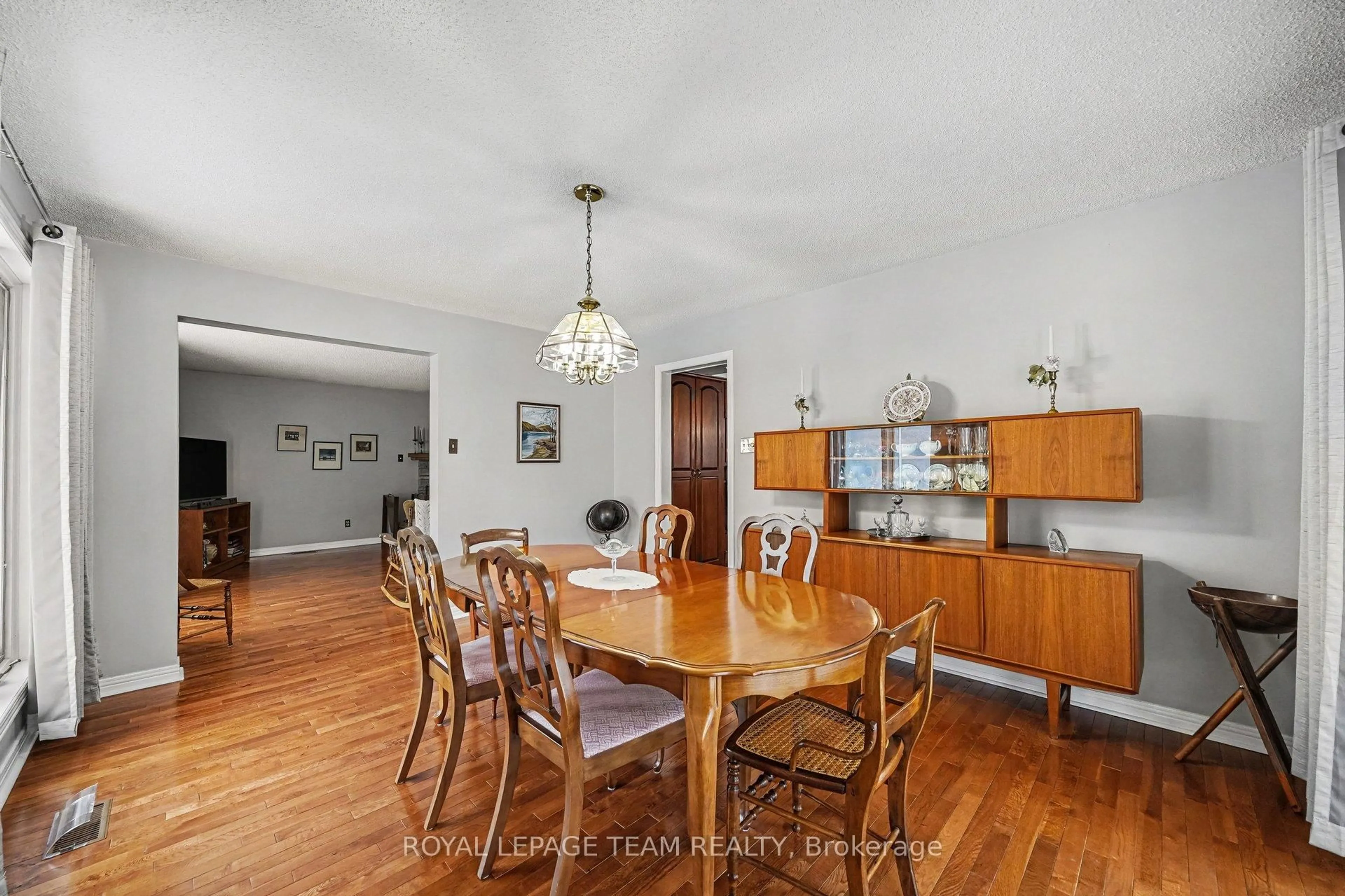 Dining room, wood/laminate floor for 10458 Loughlin Ridge Rd, North Dundas Ontario K0E 1S0