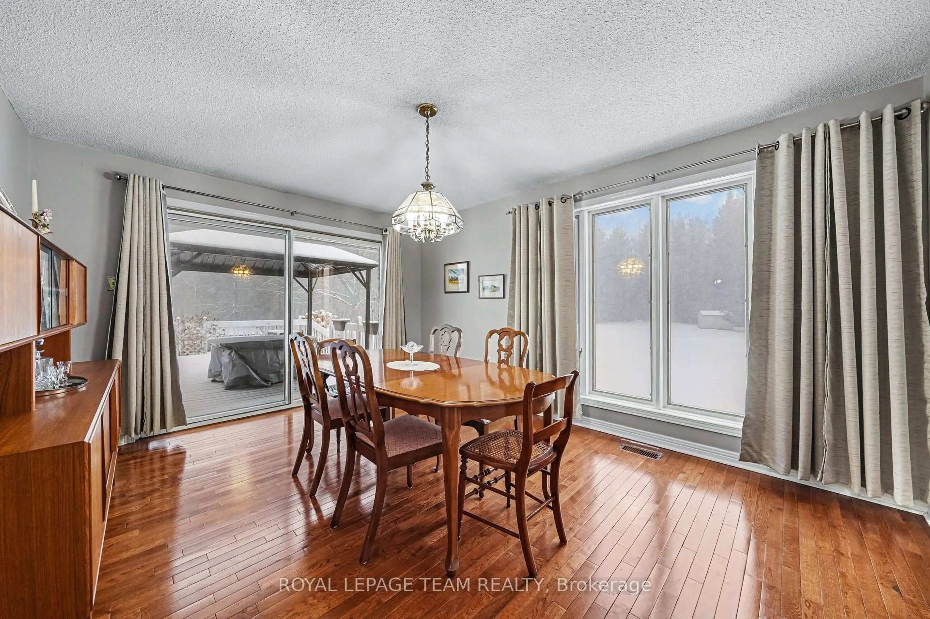 Dining room, wood/laminate floor for 10458 Loughlin Ridge Rd, North Dundas Ontario K0E 1S0