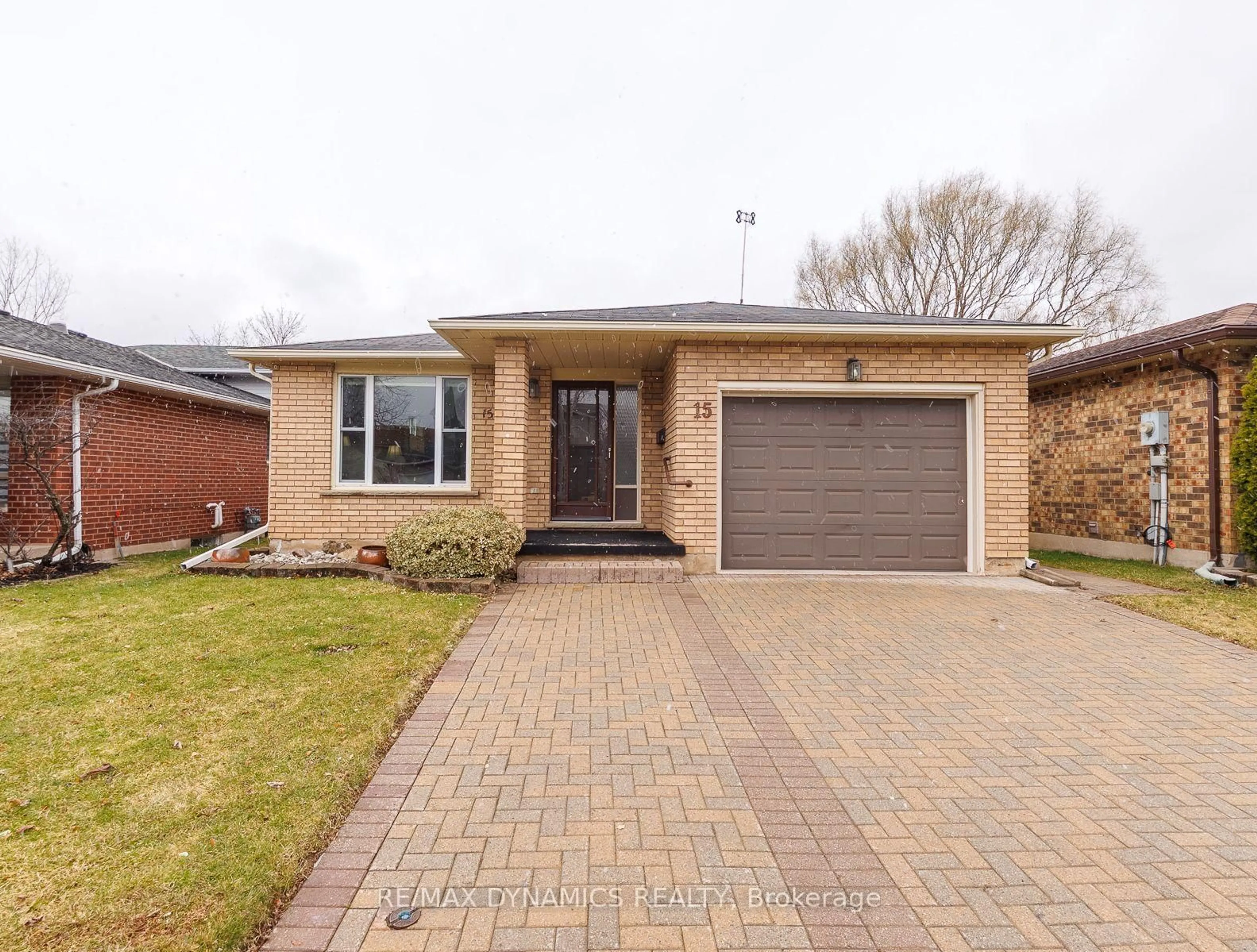 Home with brick exterior material, street for 15 Rollins Dr, Welland Ontario L3C 6Z7