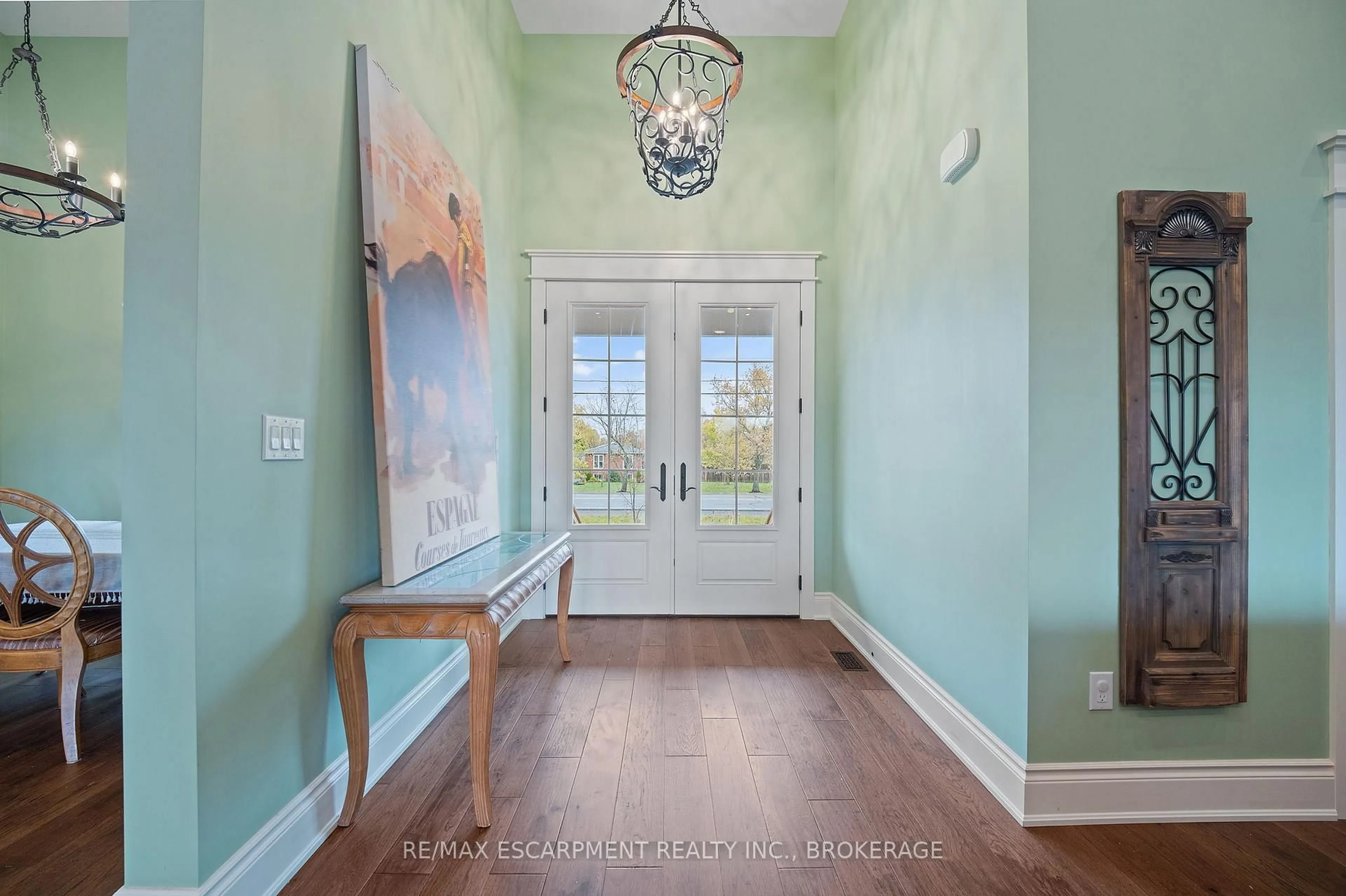 Indoor entryway for 3809 Netherby Rd, Fort Erie Ontario L0S 1S0