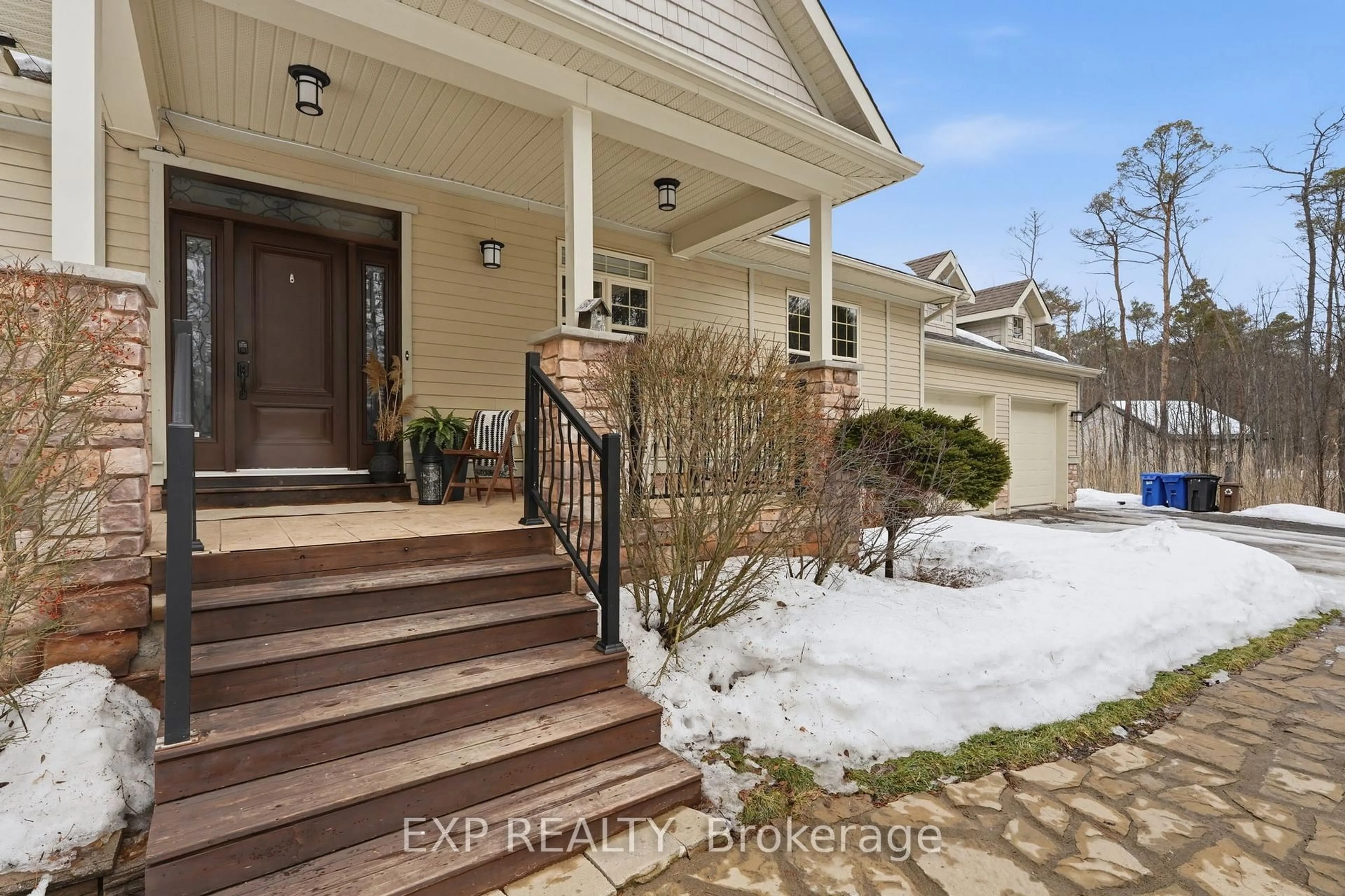 Indoor entryway for 1105 Vinette Rd, Clarence-Rockland Ontario K0A 1N0