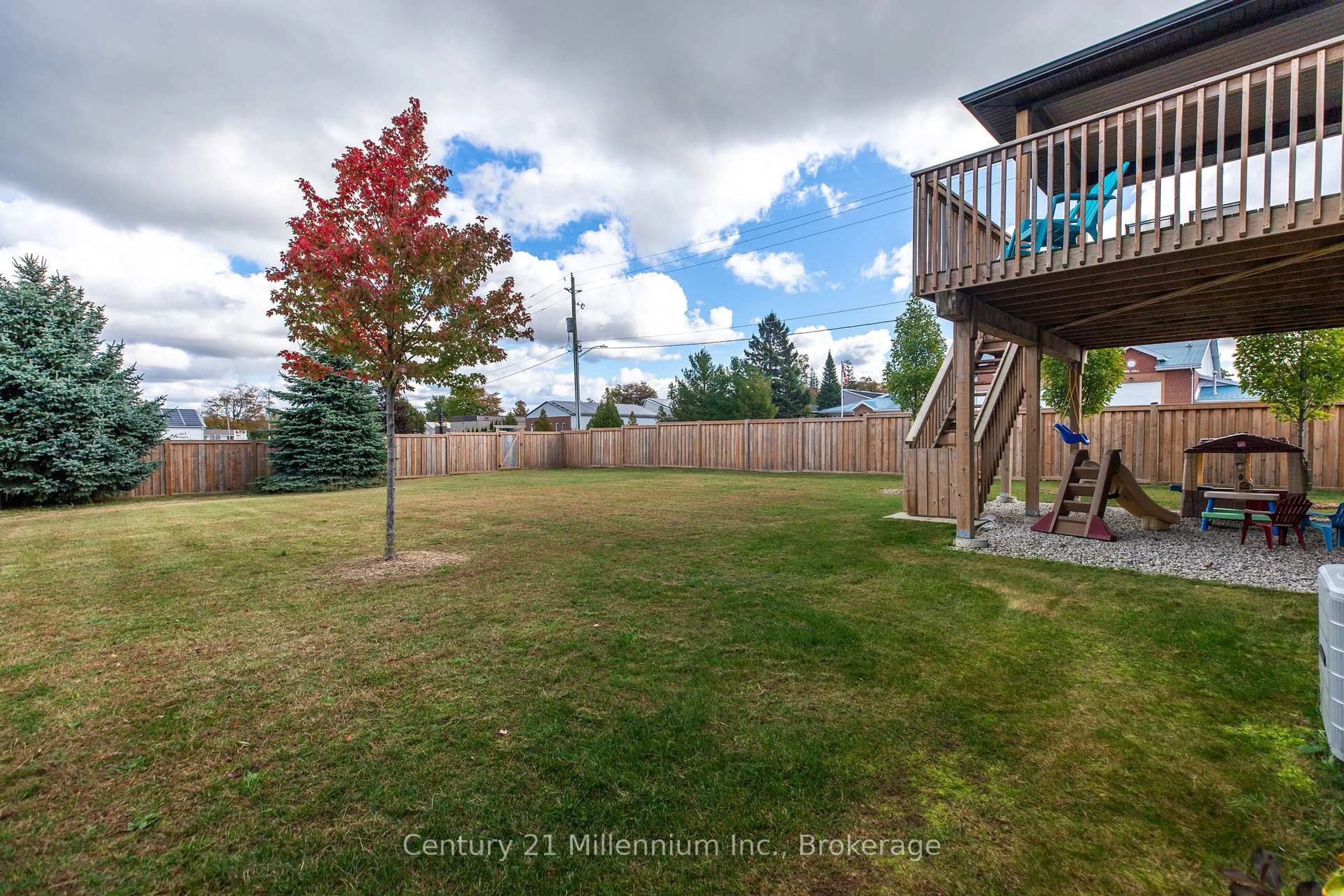 A pic from outside/outdoor area/front of a property/back of a property/a pic from drone, unknown for 58 Lakefield Dr, Kincardine Ontario N2Z 0C9