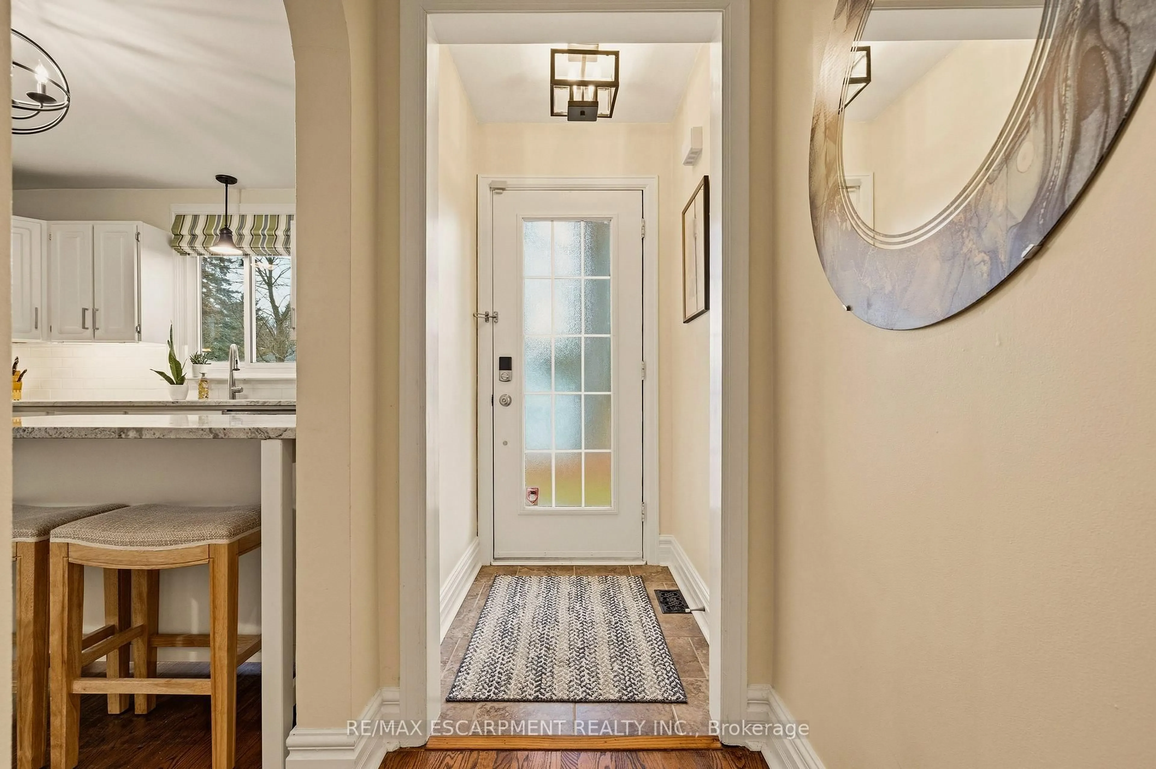 Indoor entryway for 38 Parker Ave, Hamilton Ontario L9G 1A7