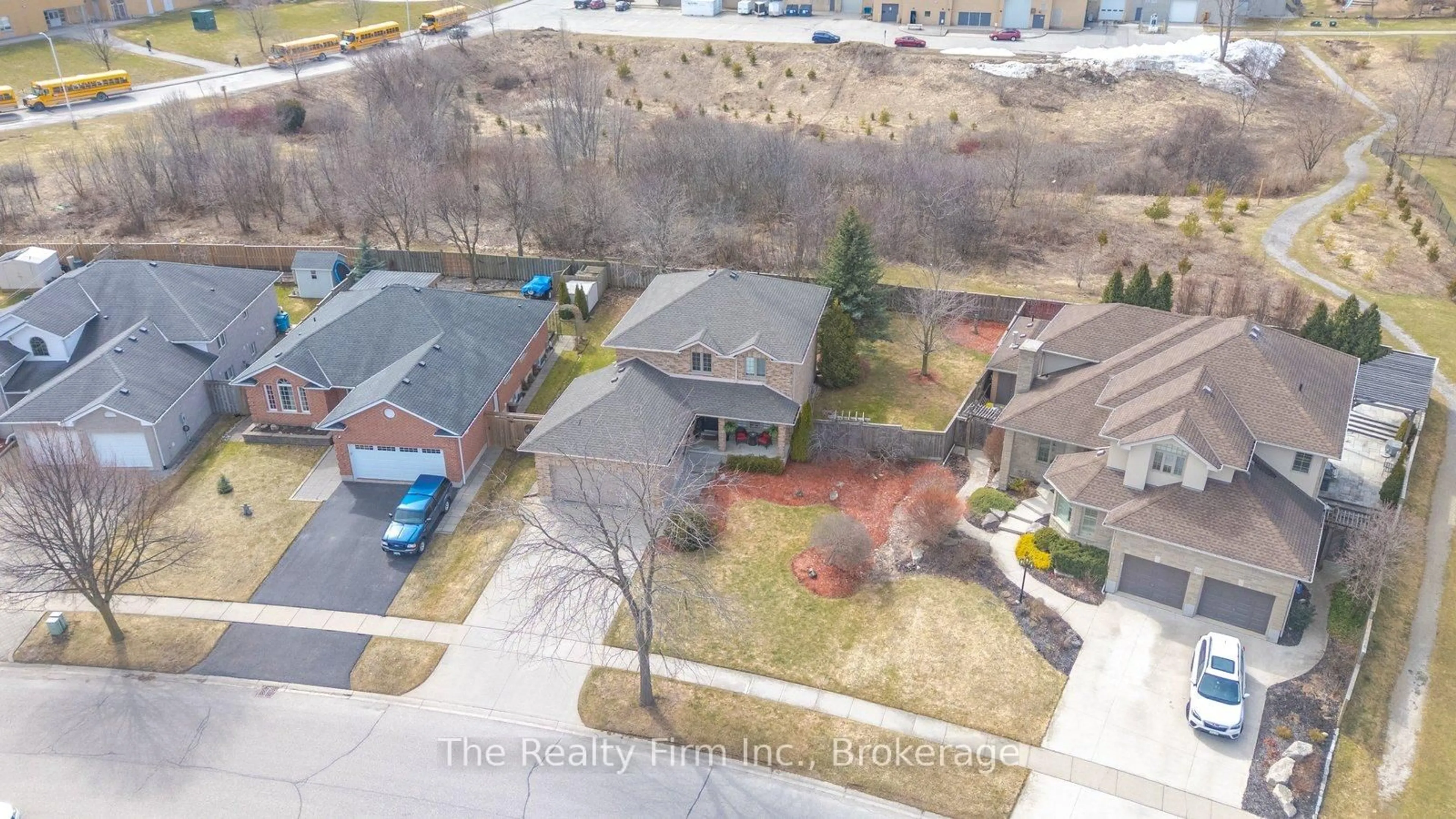 A pic from outside/outdoor area/front of a property/back of a property/a pic from drone, unknown for 234 Ferguson Dr, Woodstock Ontario N4V 1B3
