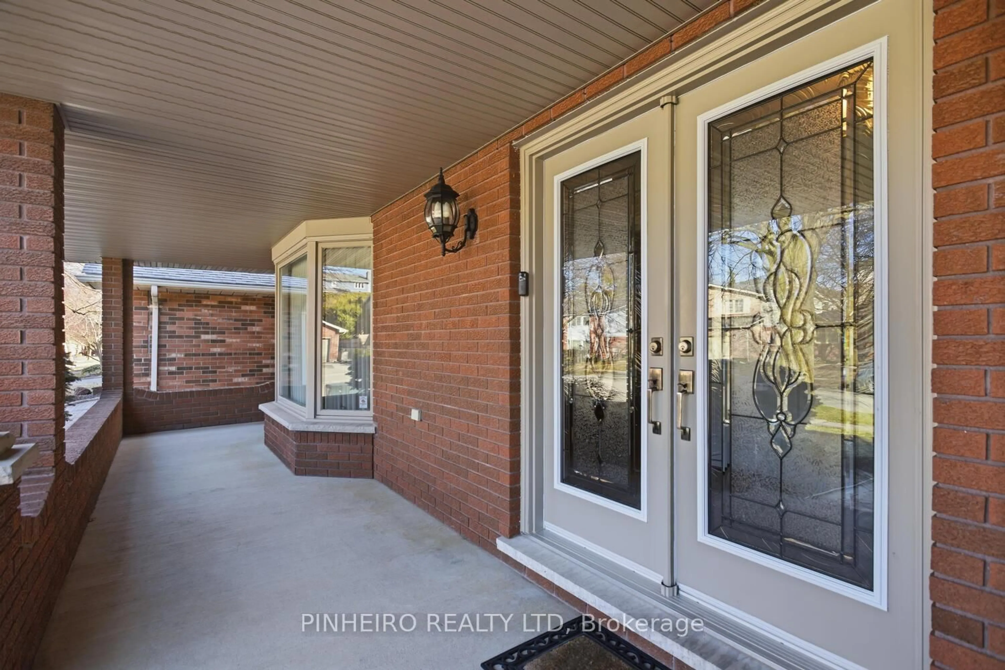 Indoor entryway for 146 Whisperwood Ave, London South Ontario N6K 4C2