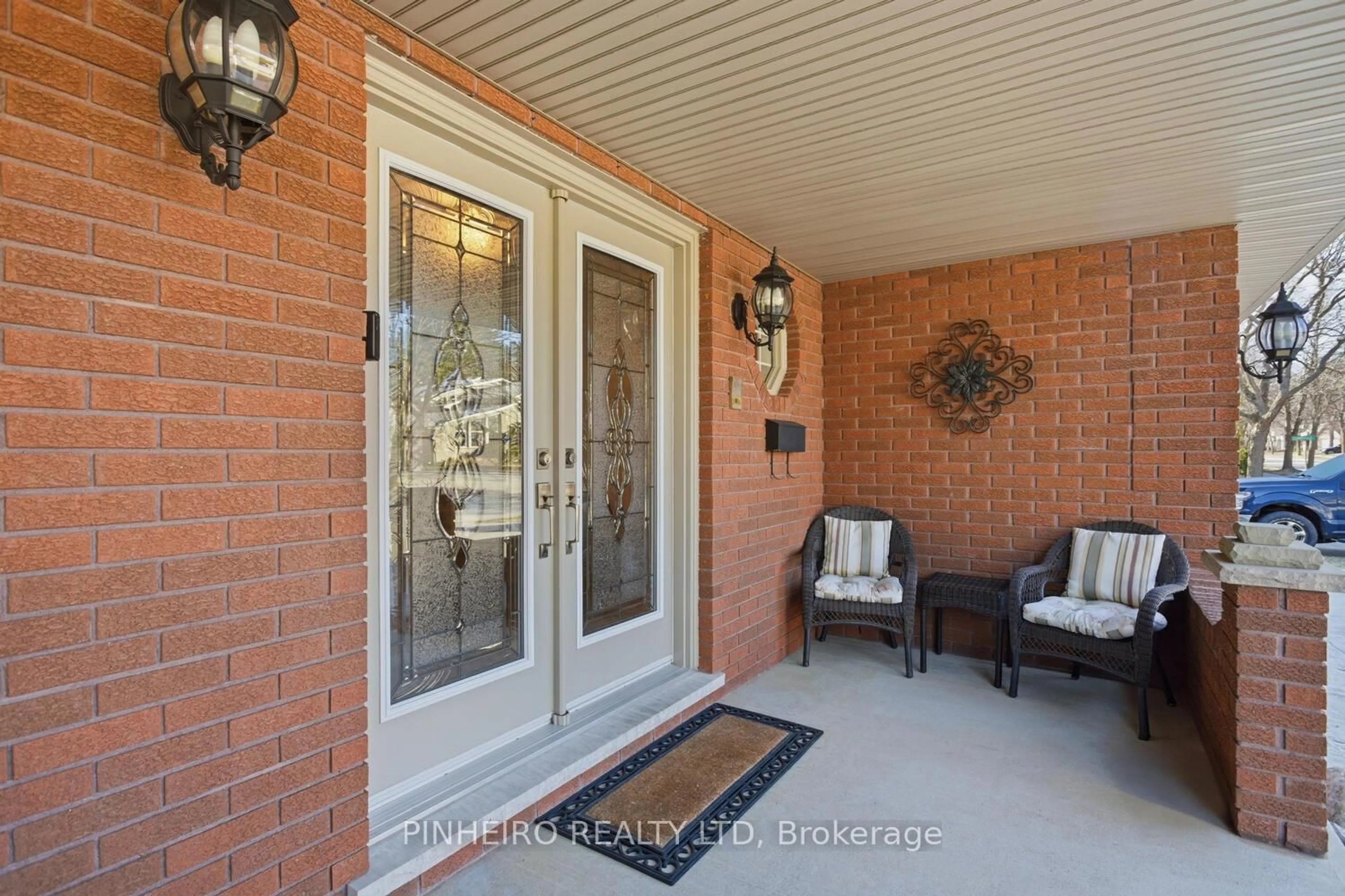 Indoor entryway for 146 Whisperwood Ave, London South Ontario N6K 4C2