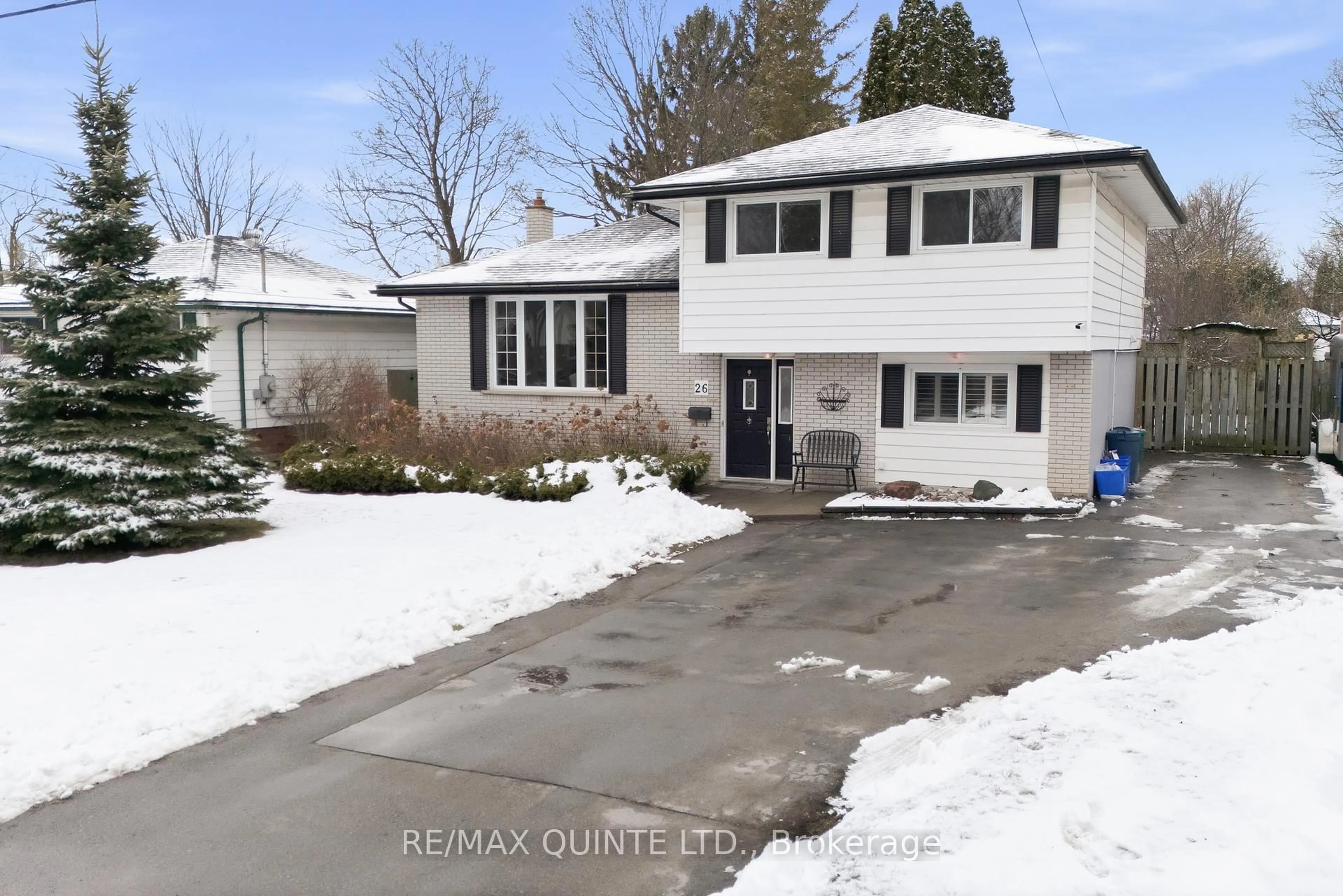 A pic from outside/outdoor area/front of a property/back of a property/a pic from drone, street for 26 Applewood Dr, Belleville Ontario K8P 4E2