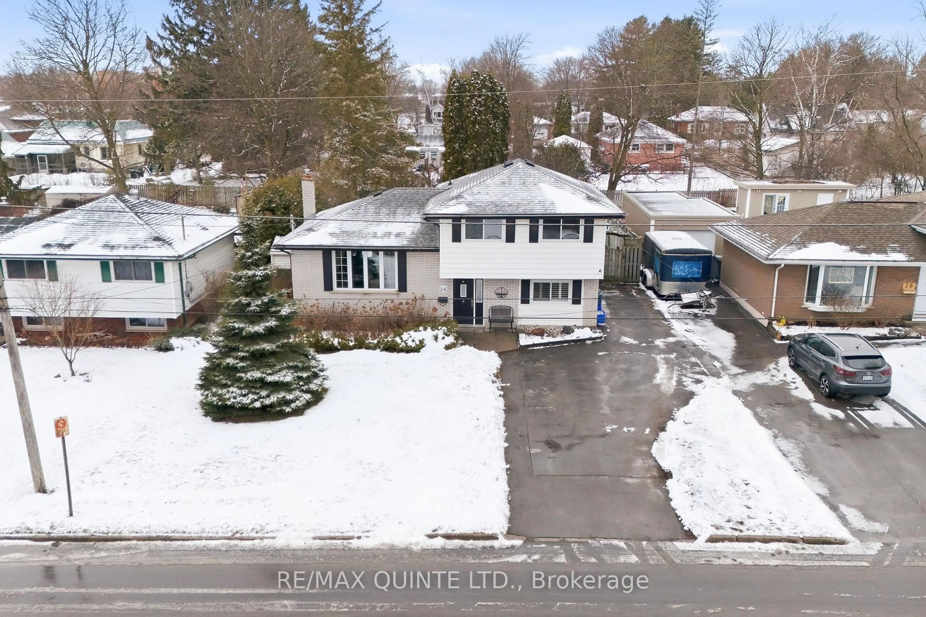 A pic from outside/outdoor area/front of a property/back of a property/a pic from drone, street for 26 Applewood Dr, Belleville Ontario K8P 4E2