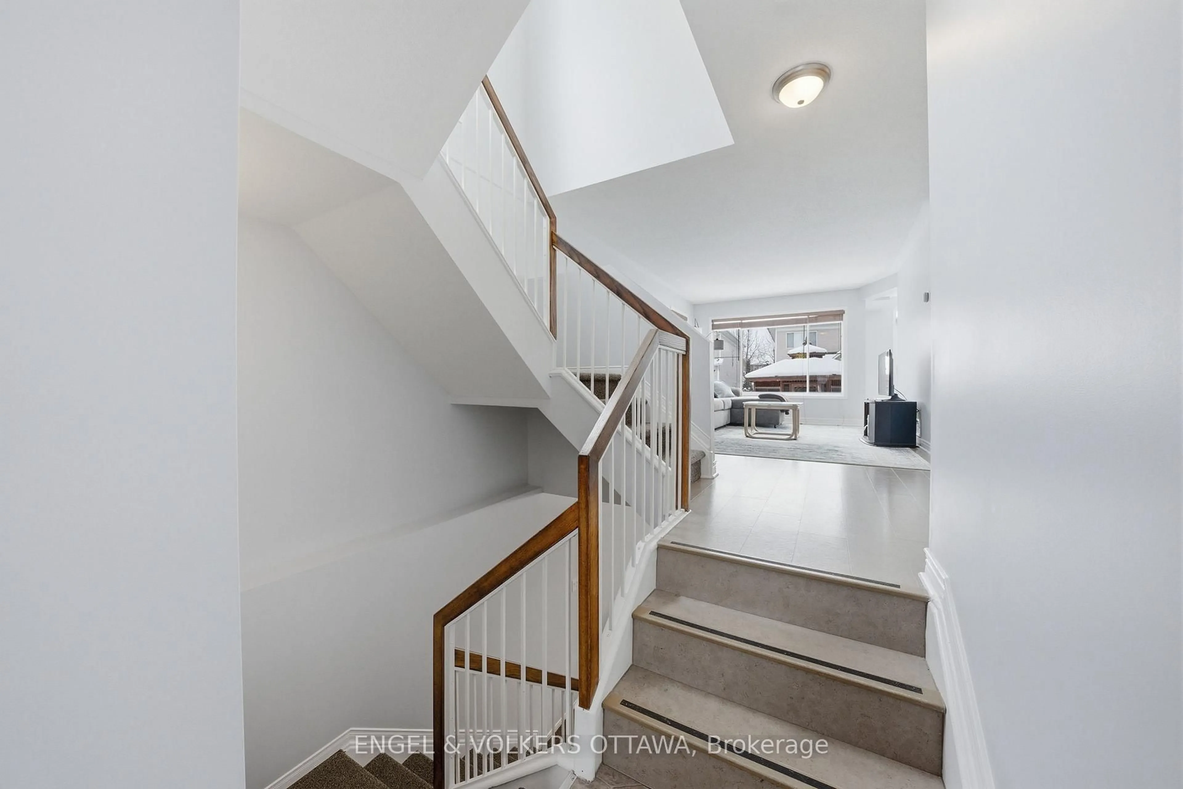 Unknown for 2190 Liska St, Ottawa Ontario K4A 4J8