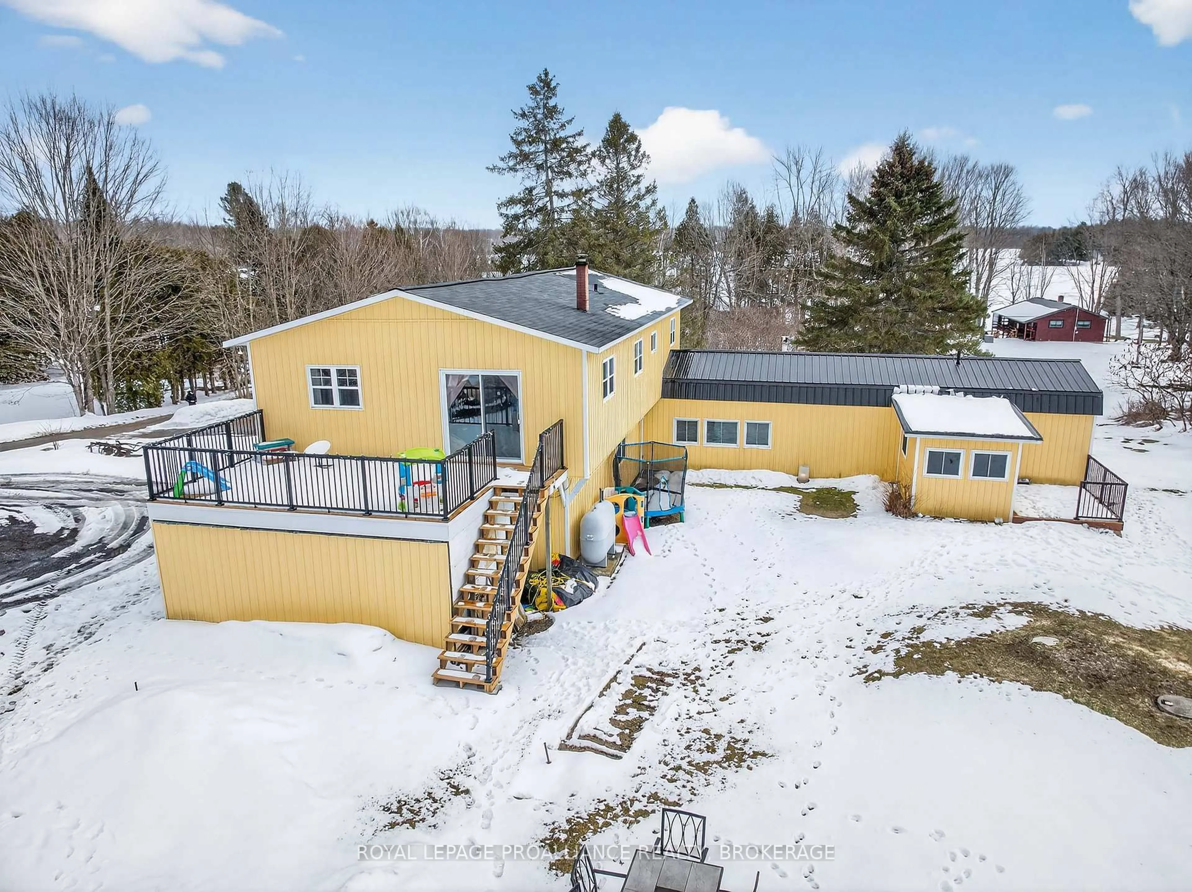 A pic from outside/outdoor area/front of a property/back of a property/a pic from drone, building for 1040 Antoine Rd, Sharbot Lake Ontario K0H 2P0