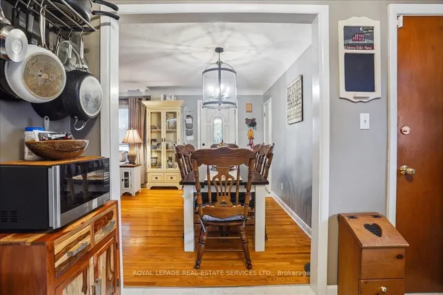 391 East 16th St, Hamilton 4