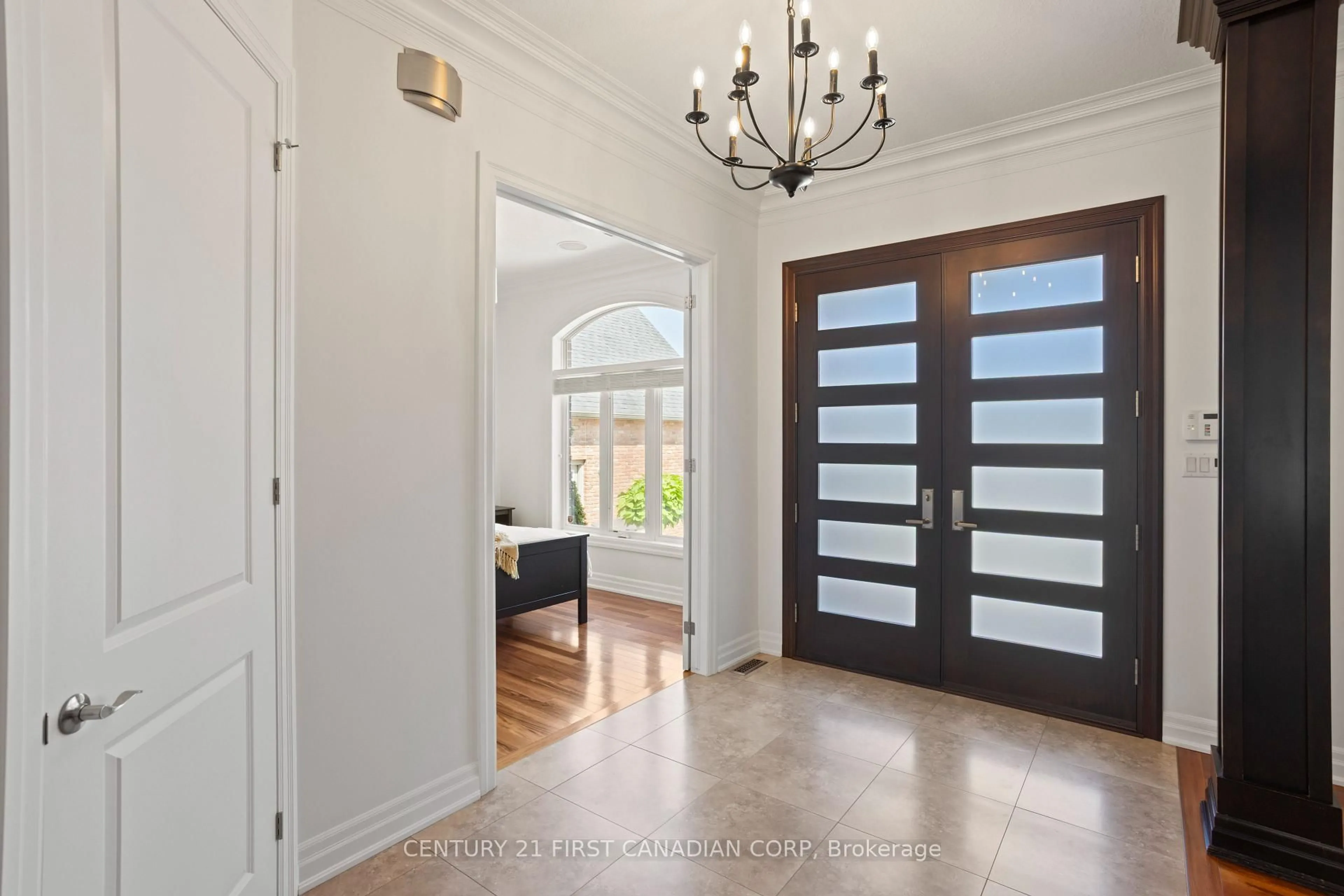 Indoor entryway for 7071 Clayton Walk, London South Ontario N6P 0A1