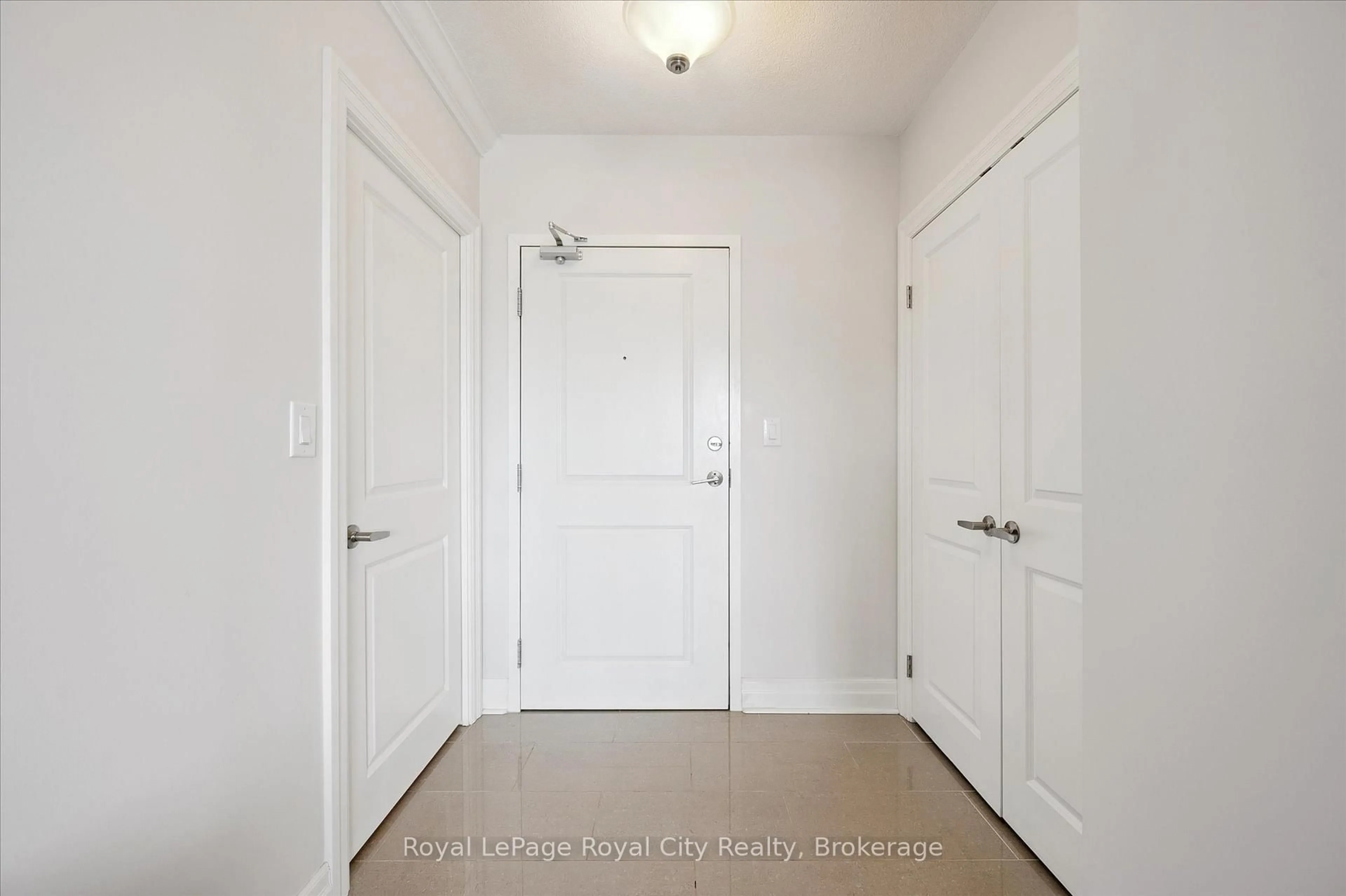 Indoor entryway for 150 Wellington St #413, Guelph Ontario N1H 3R2