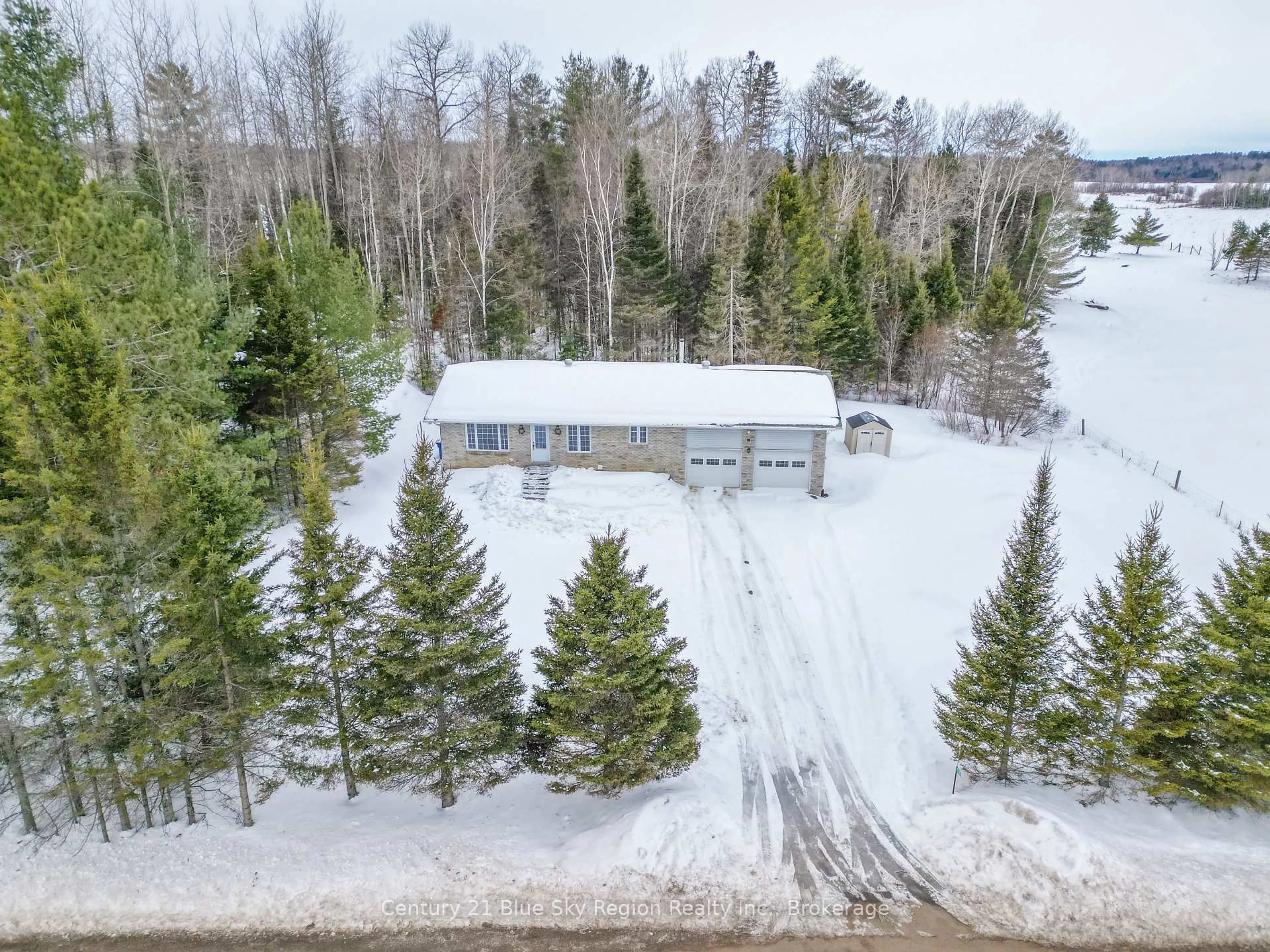A pic from outside/outdoor area/front of a property/back of a property/a pic from drone, unknown for 1747 Corbeil Rd, East Ferris Ontario P0H 1K0