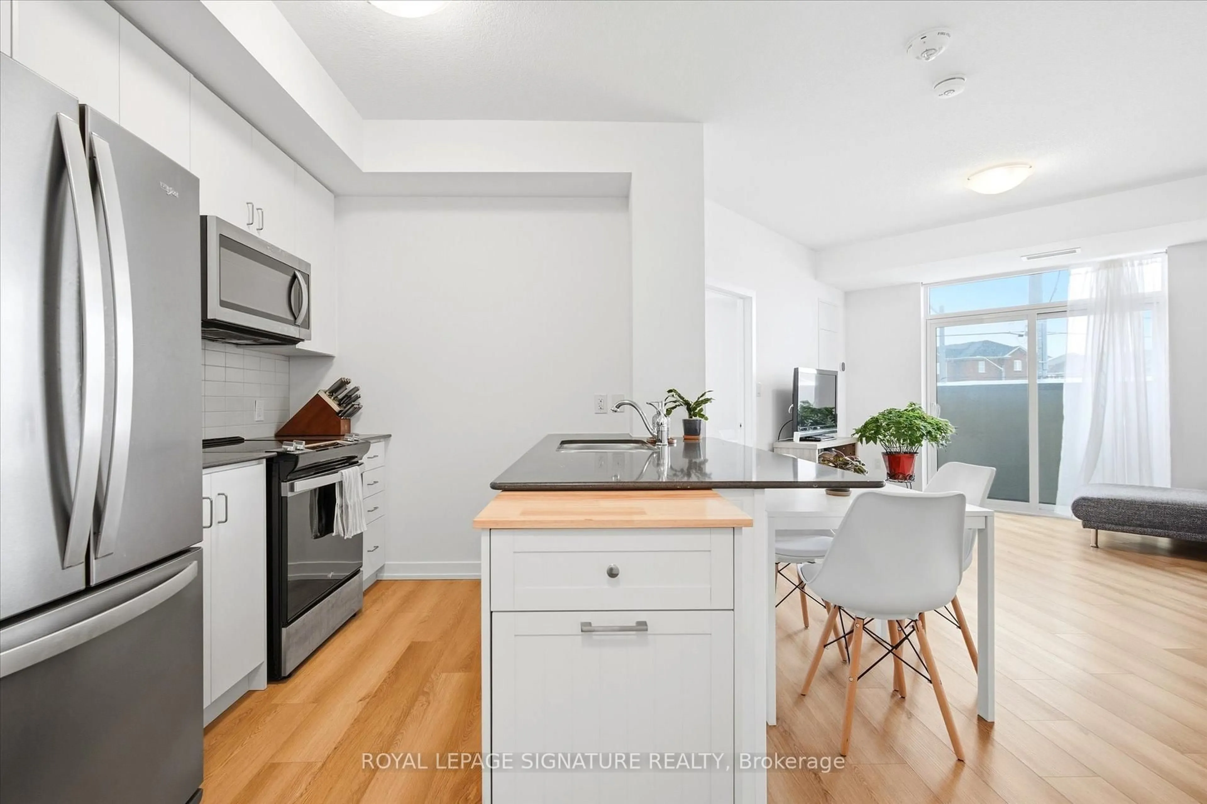 Standard kitchen, unknown for 10 Mallard Tr #232, Hamilton Ontario L8B 2A7