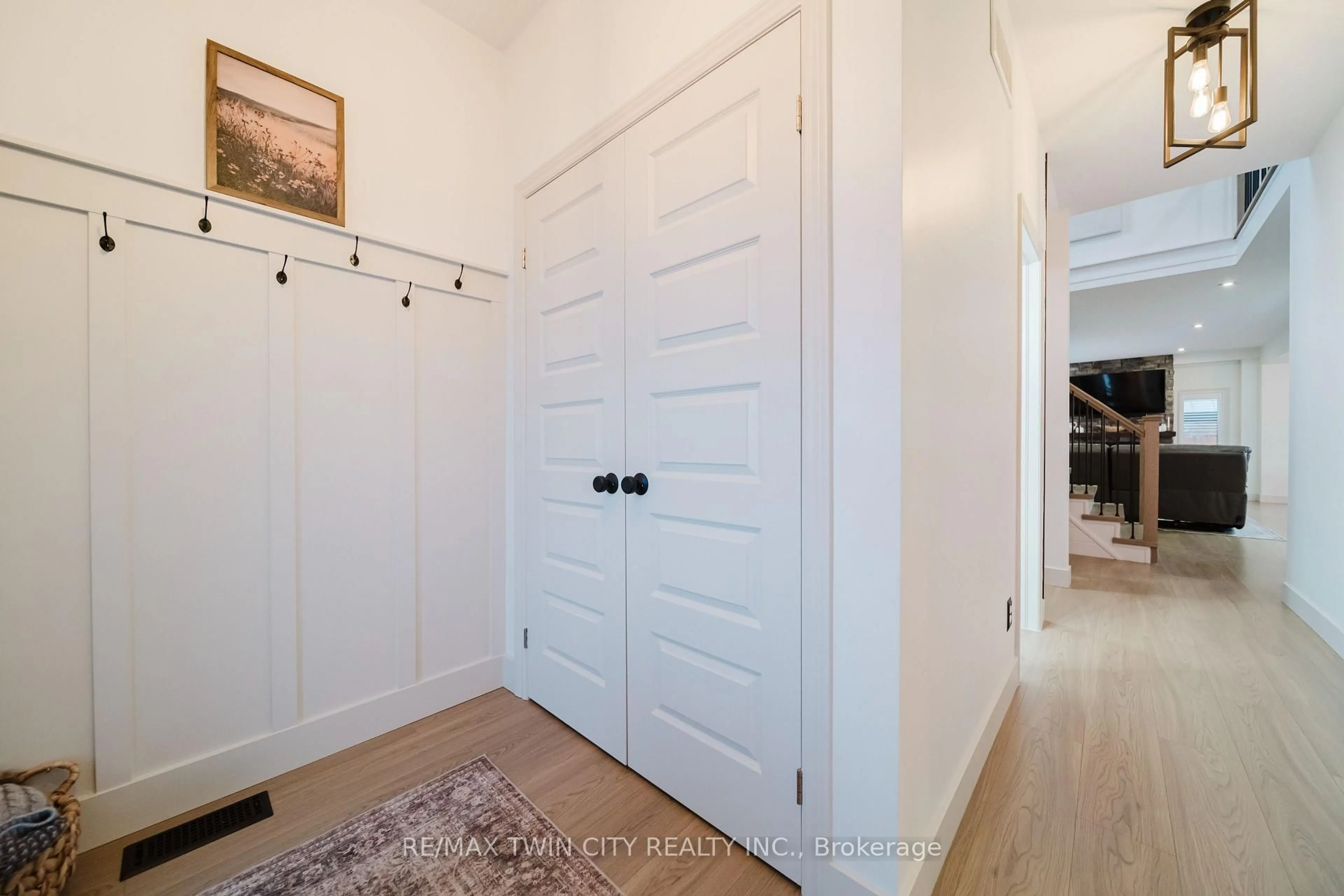 Indoor entryway for 22 Bettschen Lane, Wilmot Ontario N3A 0E1