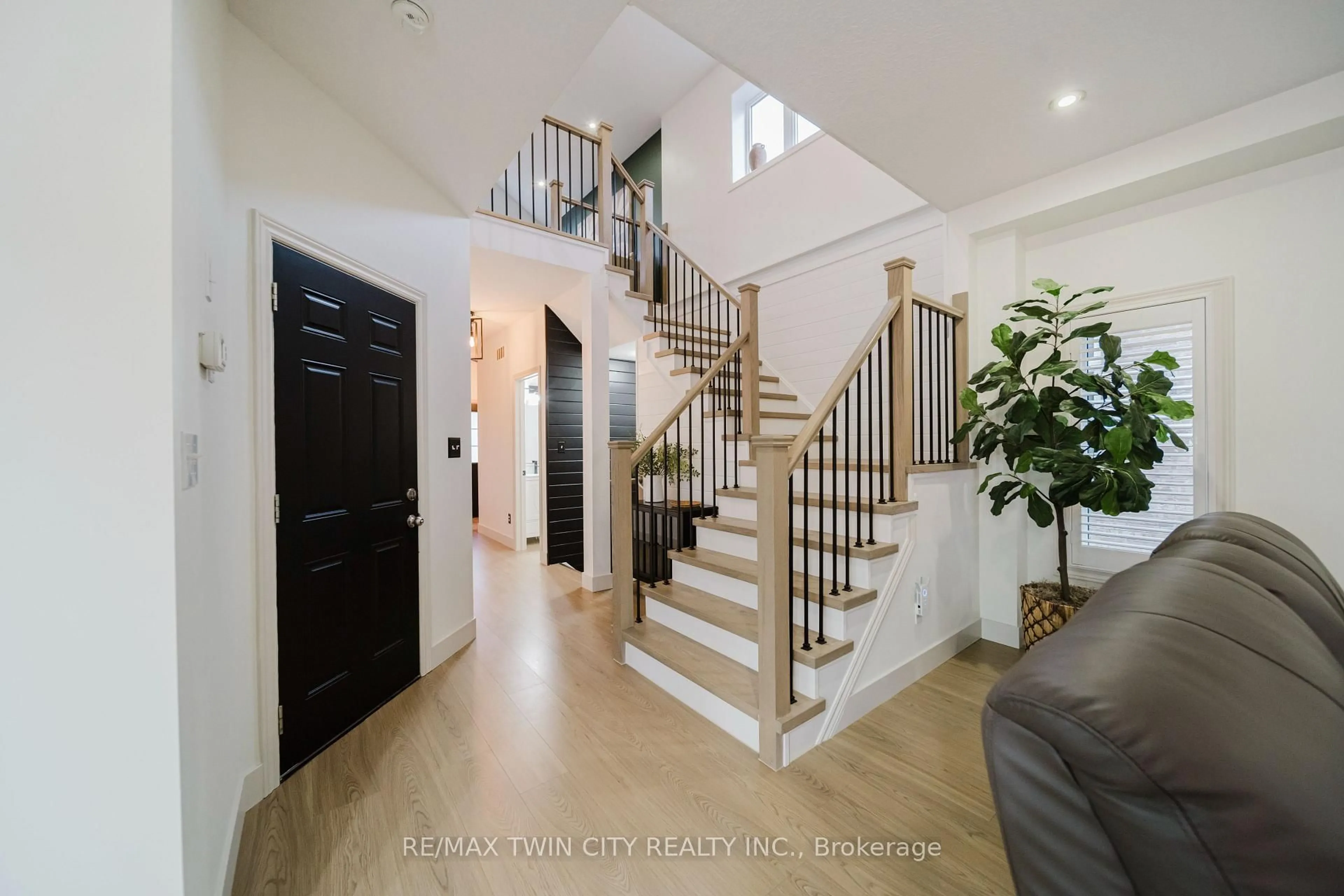 Unknown for 22 Bettschen Lane, Wilmot Ontario N3A 0E1