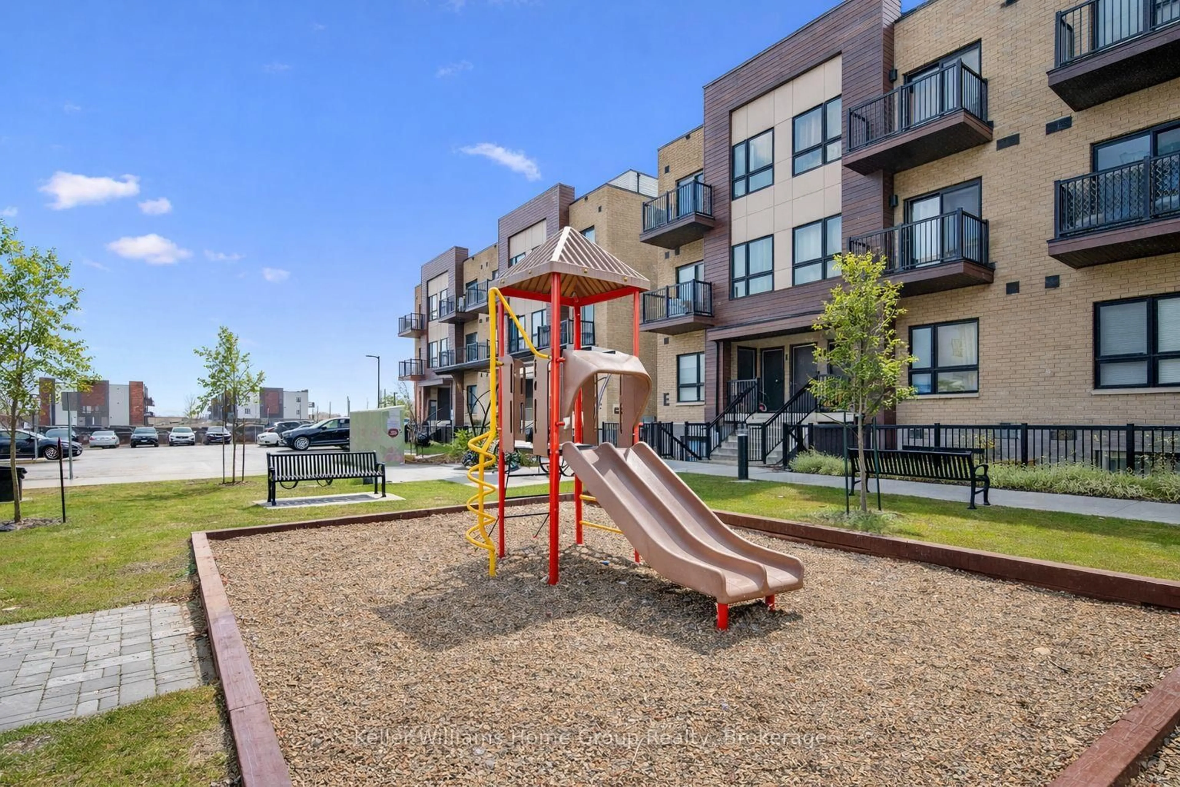 Patio, unknown for 10 PALACE St #A15, Kitchener Ontario N2E 0J3