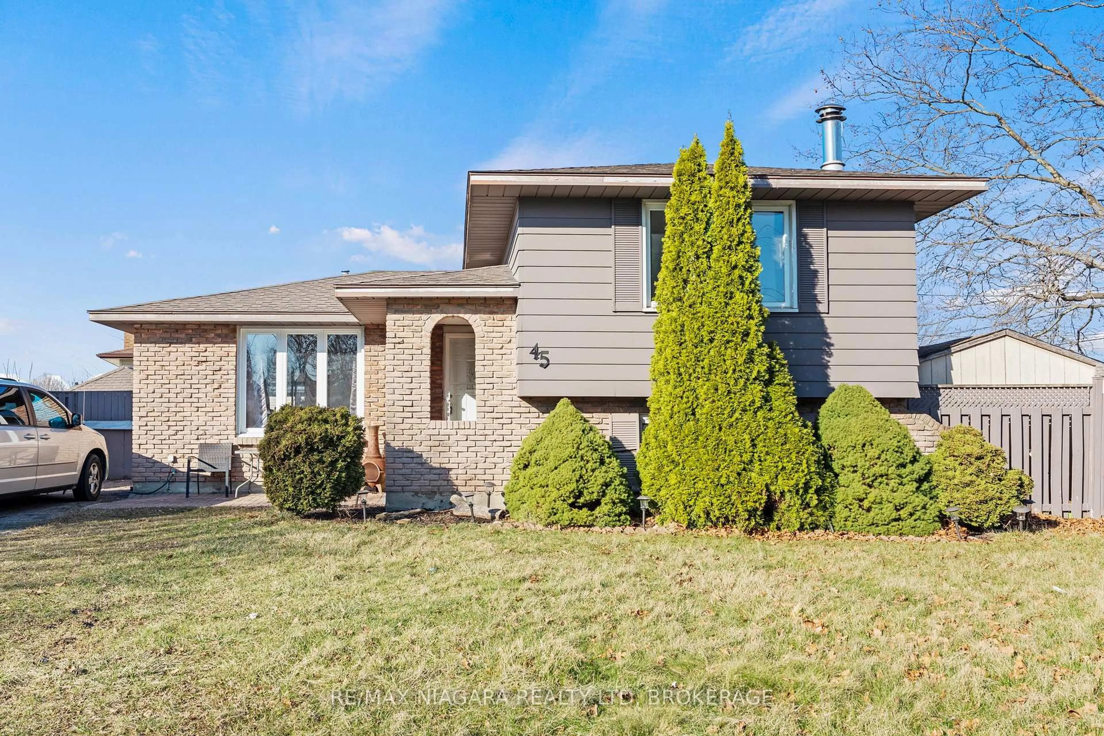 Home with brick exterior material, street for 45 Sherman Dr, St. Catharines Ontario L2N 2K9