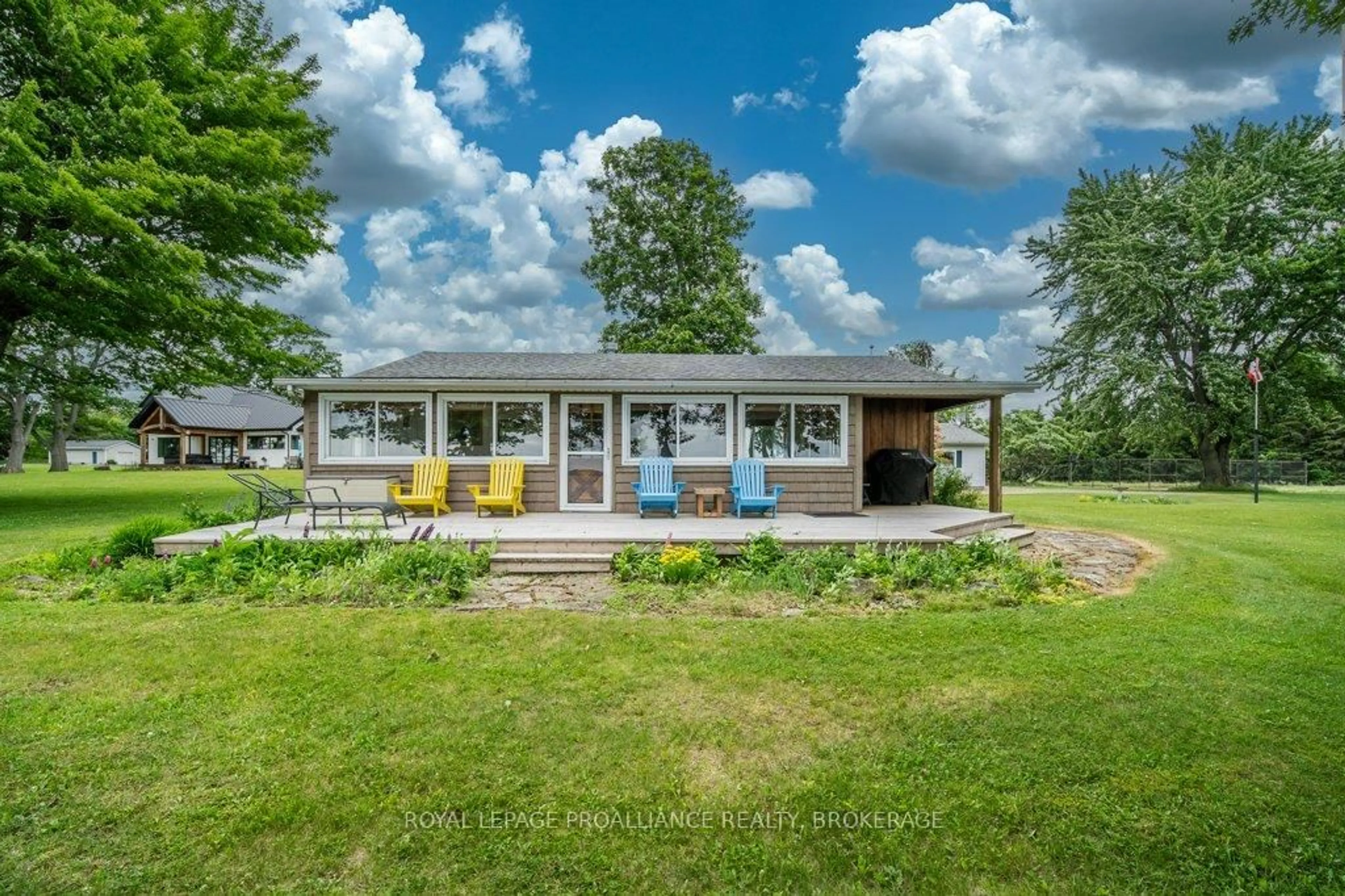 Home with vinyl exterior material, water/lake/river/ocean view for 27 Berry Lane, Wolfe Island Ontario K0H 2Y0