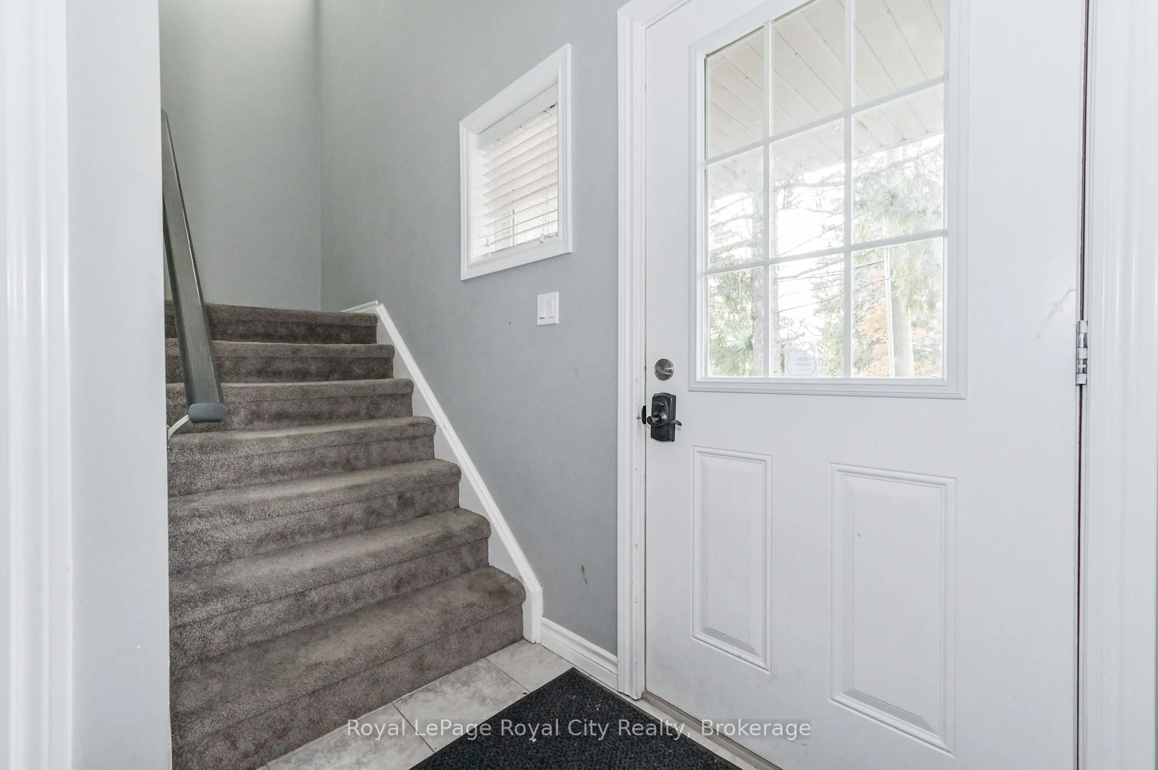 Indoor entryway for 145 Kertland St, Centre Wellington Ontario N0B 1S0