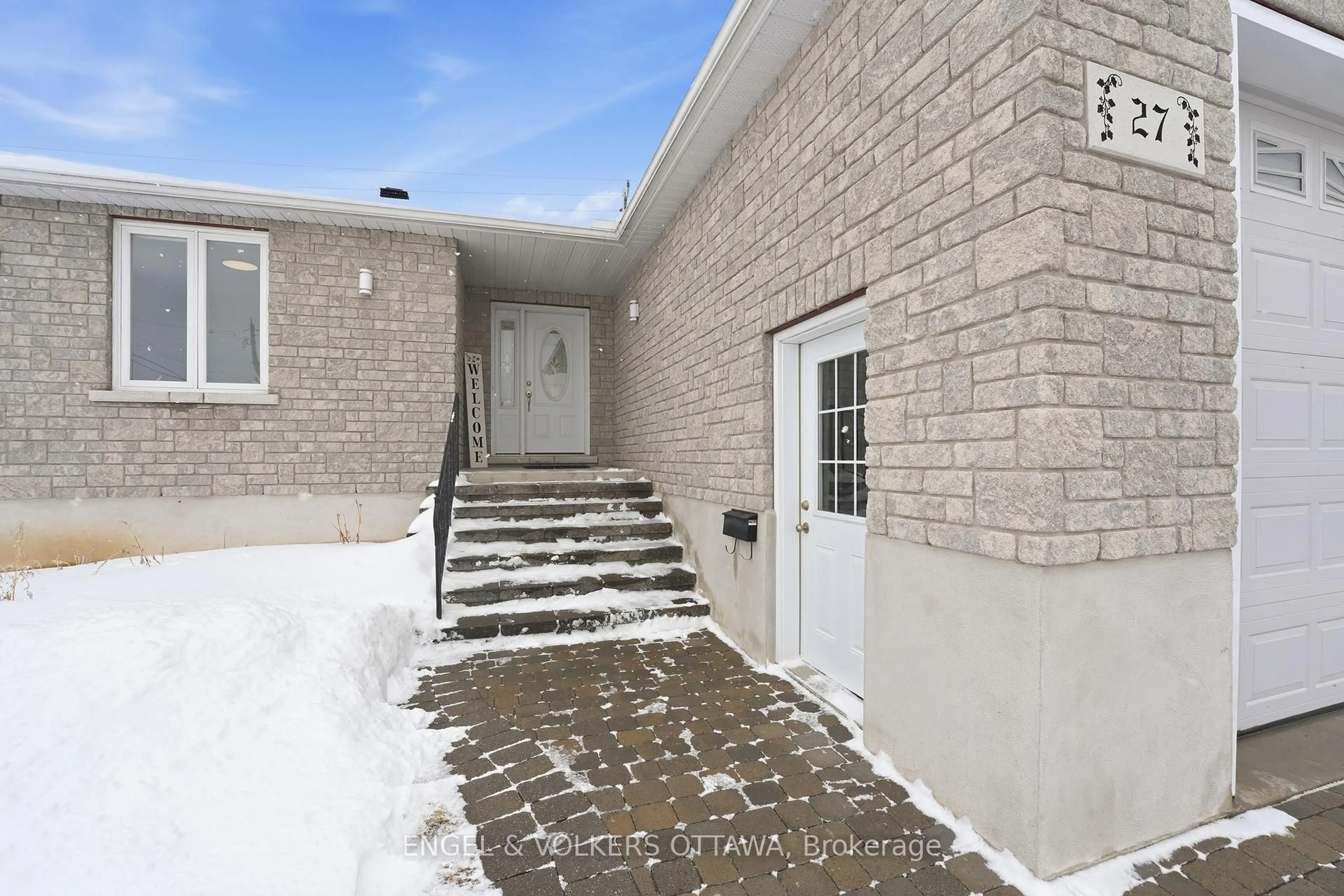 Unknown for 27 Ivy Ave, Renfrew Ontario K7V 4C9