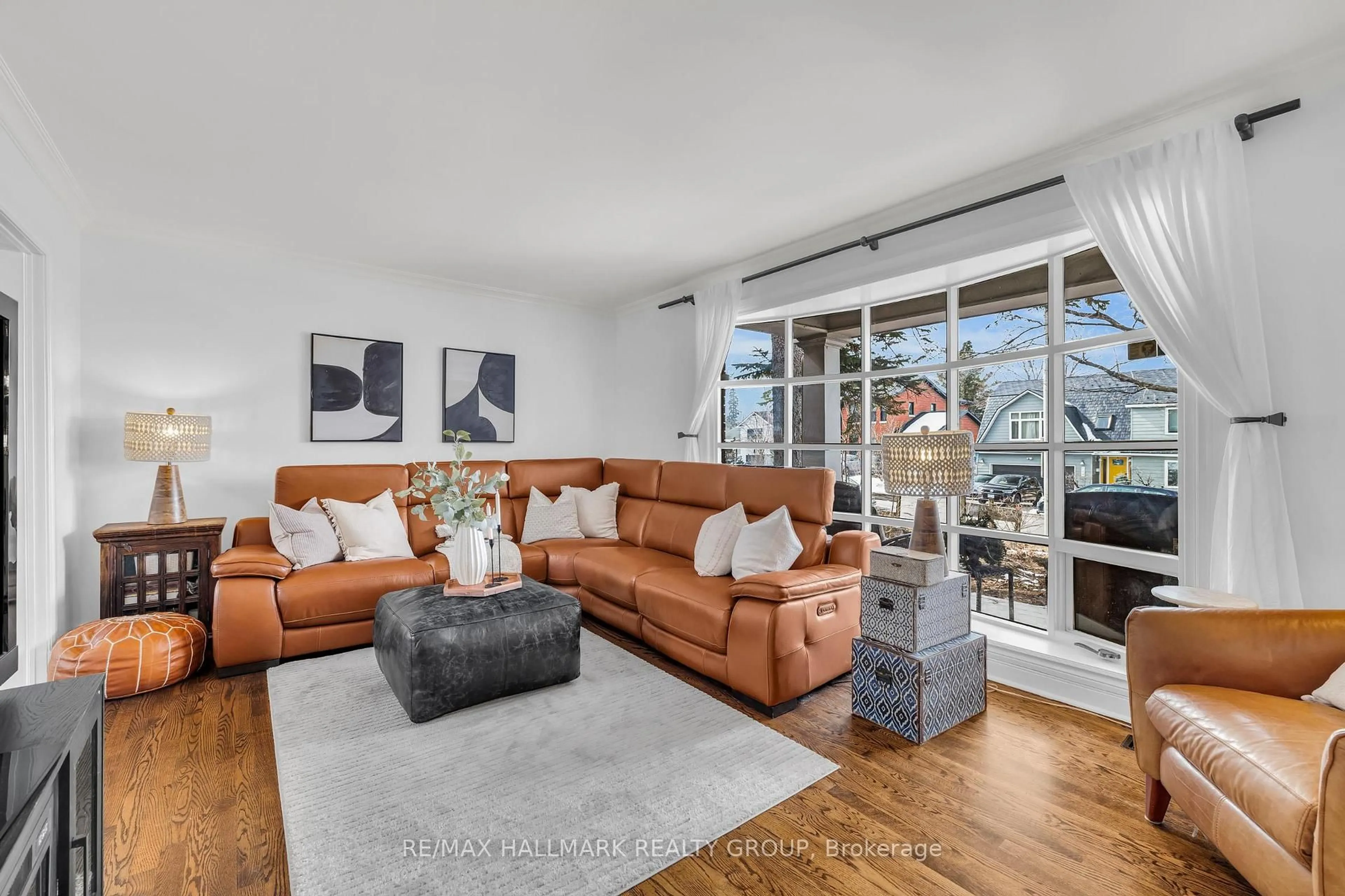 Living room with furniture, unknown for 547 Denbury Ave, Ottawa Ontario K2A 2N8