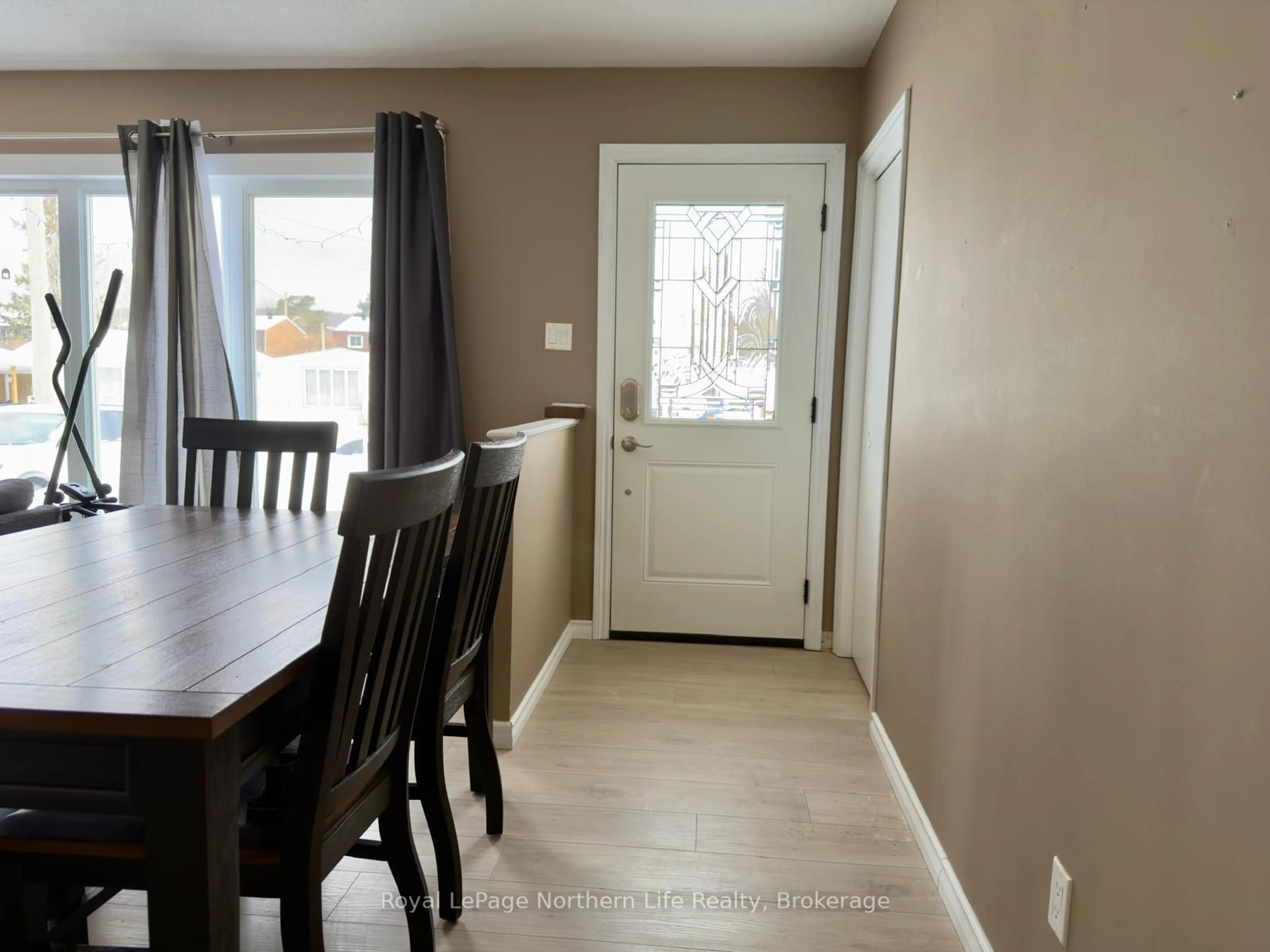 Unknown for 667 Montrose Ave, North Bay Ontario P1B 7G3