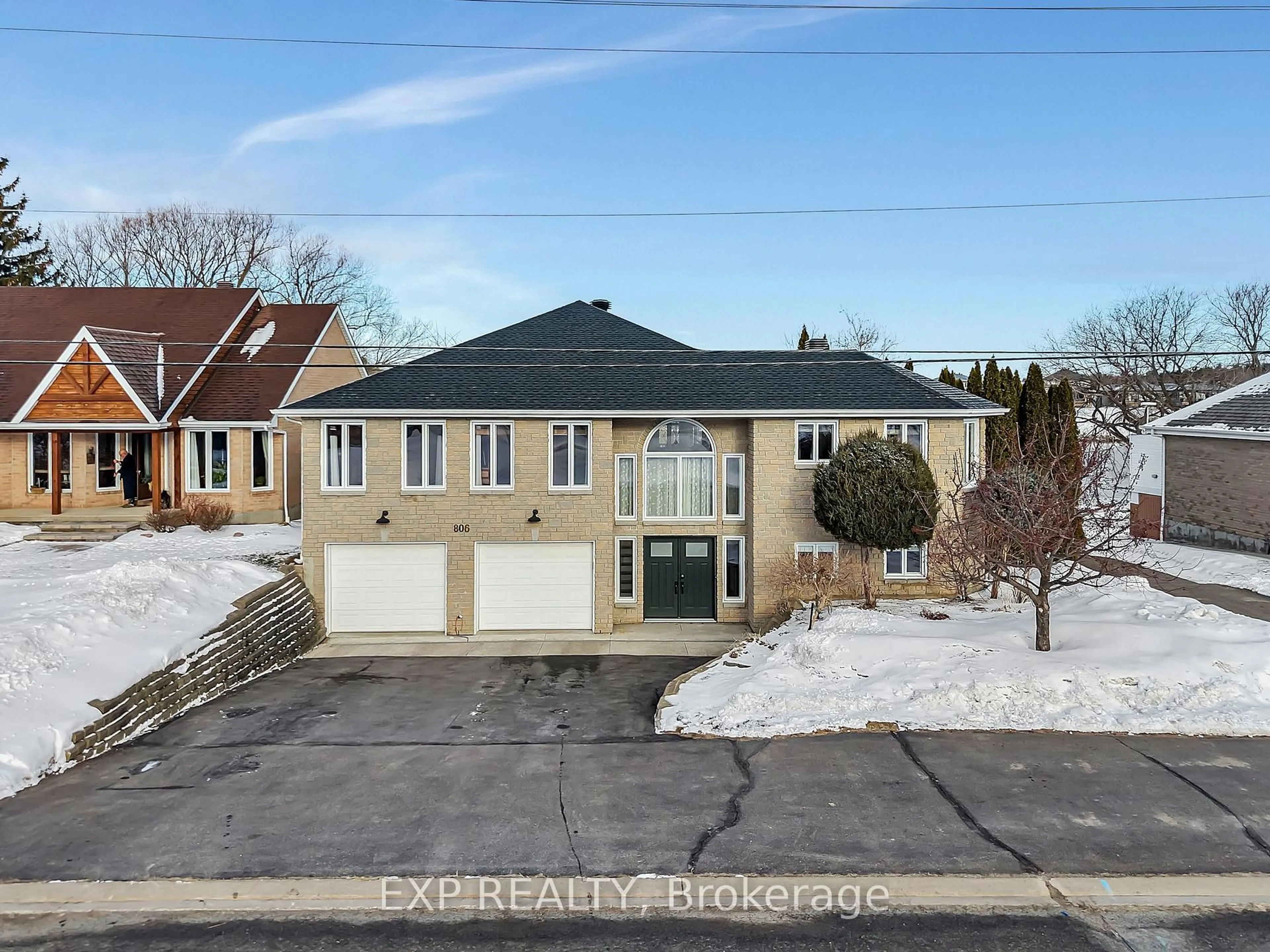 A pic from outside/outdoor area/front of a property/back of a property/a pic from drone, street for 806 Laval St, Casselman Ontario K0A 1M0