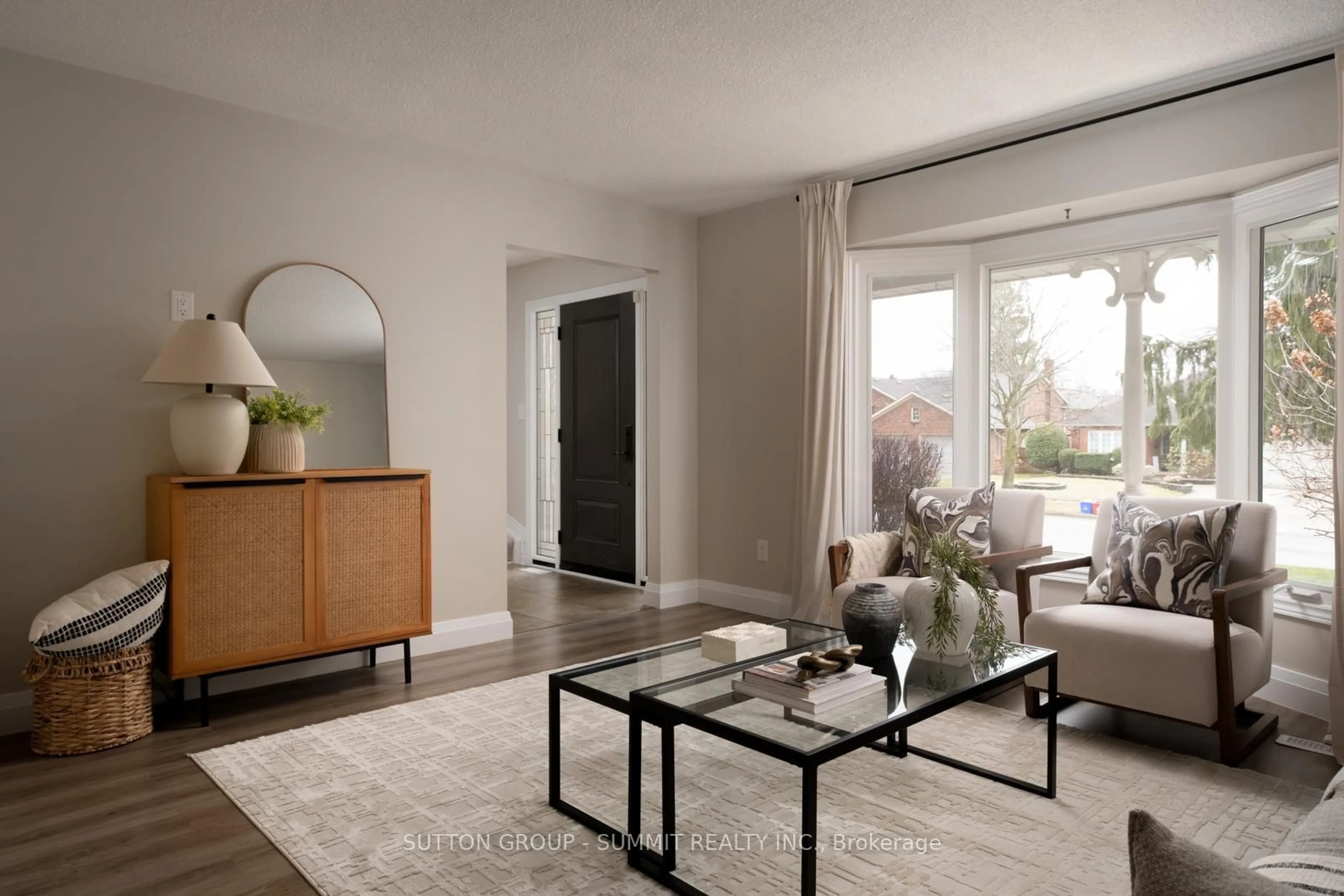 Living room with furniture, unknown for 27 MILLBRIDGE Cres, Pelham Ontario L0S 1E1