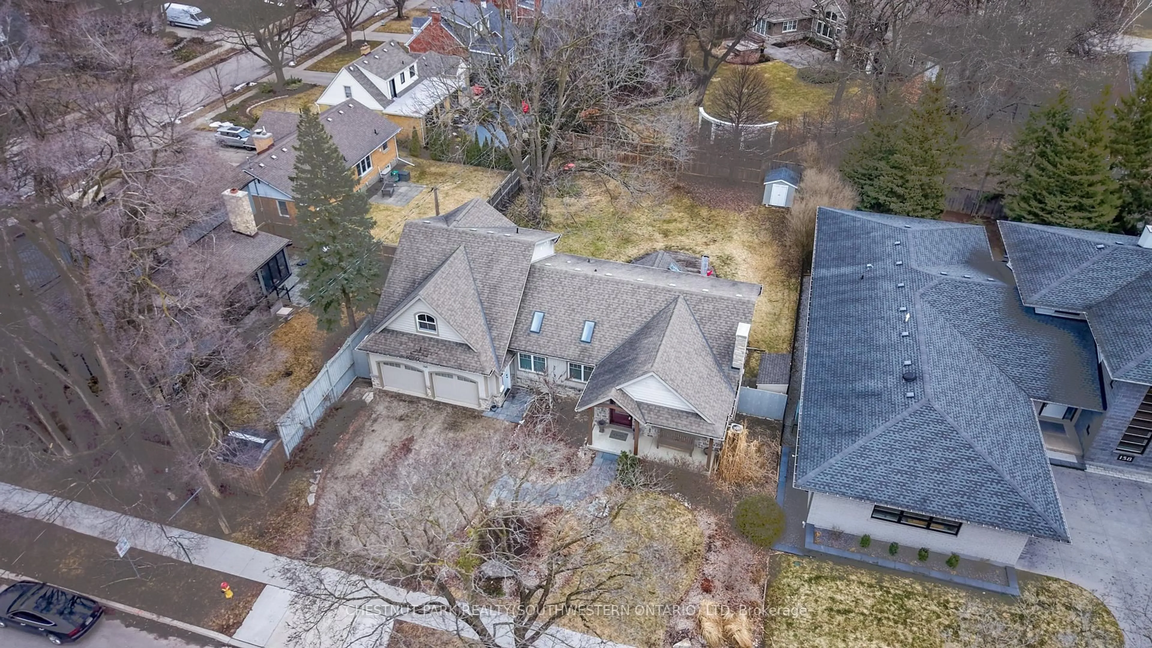 A pic from outside/outdoor area/front of a property/back of a property/a pic from drone, street for 140 Aberdeen Rd, Kitchener Ontario N2M 2Y7