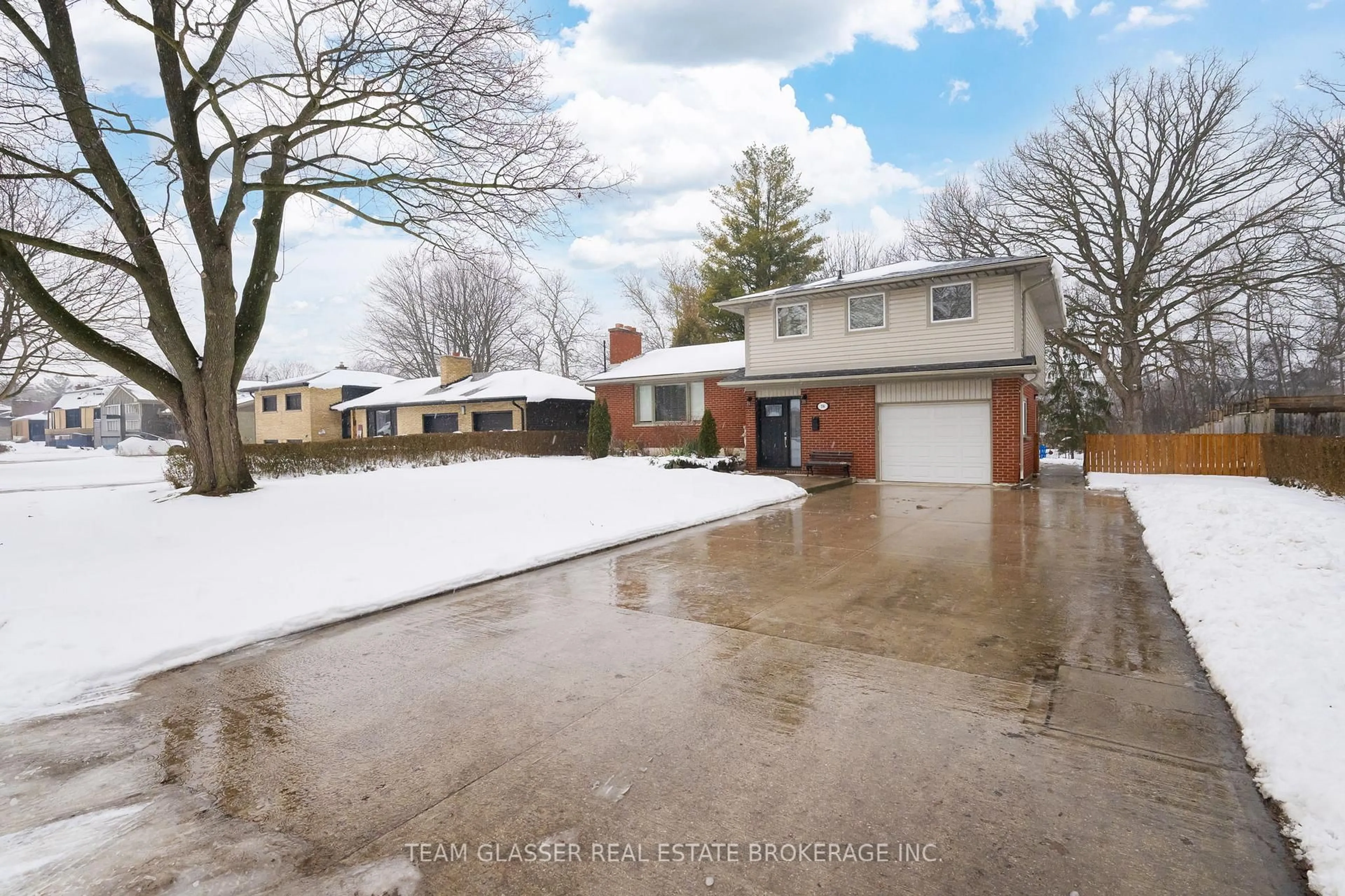 A pic from outside/outdoor area/front of a property/back of a property/a pic from drone, street for 78 Dennis Ave, London South Ontario N6P 1B5