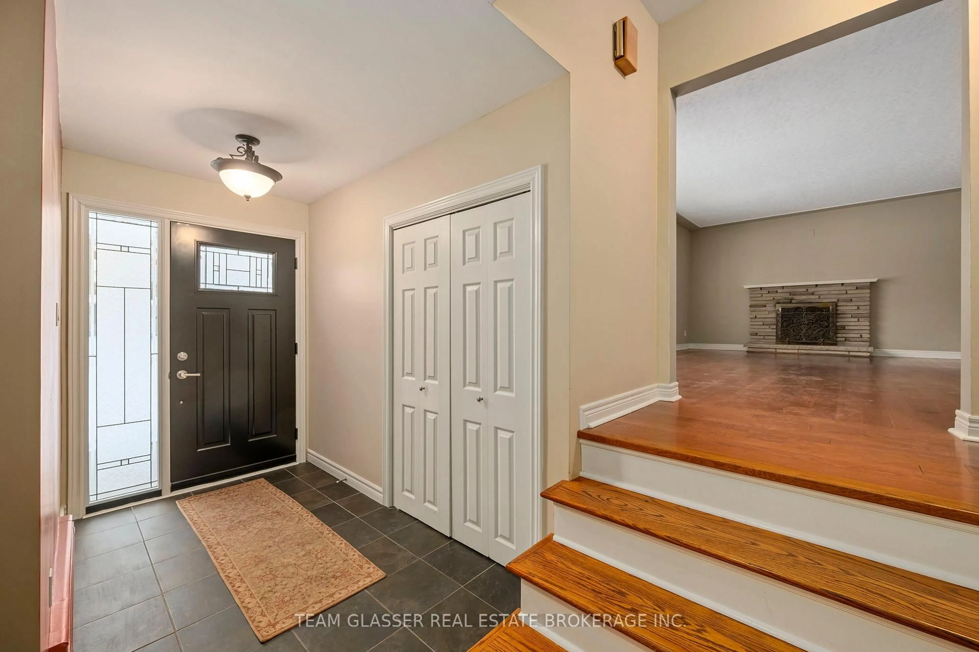 Indoor entryway for 78 Dennis Ave, London South Ontario N6P 1B5