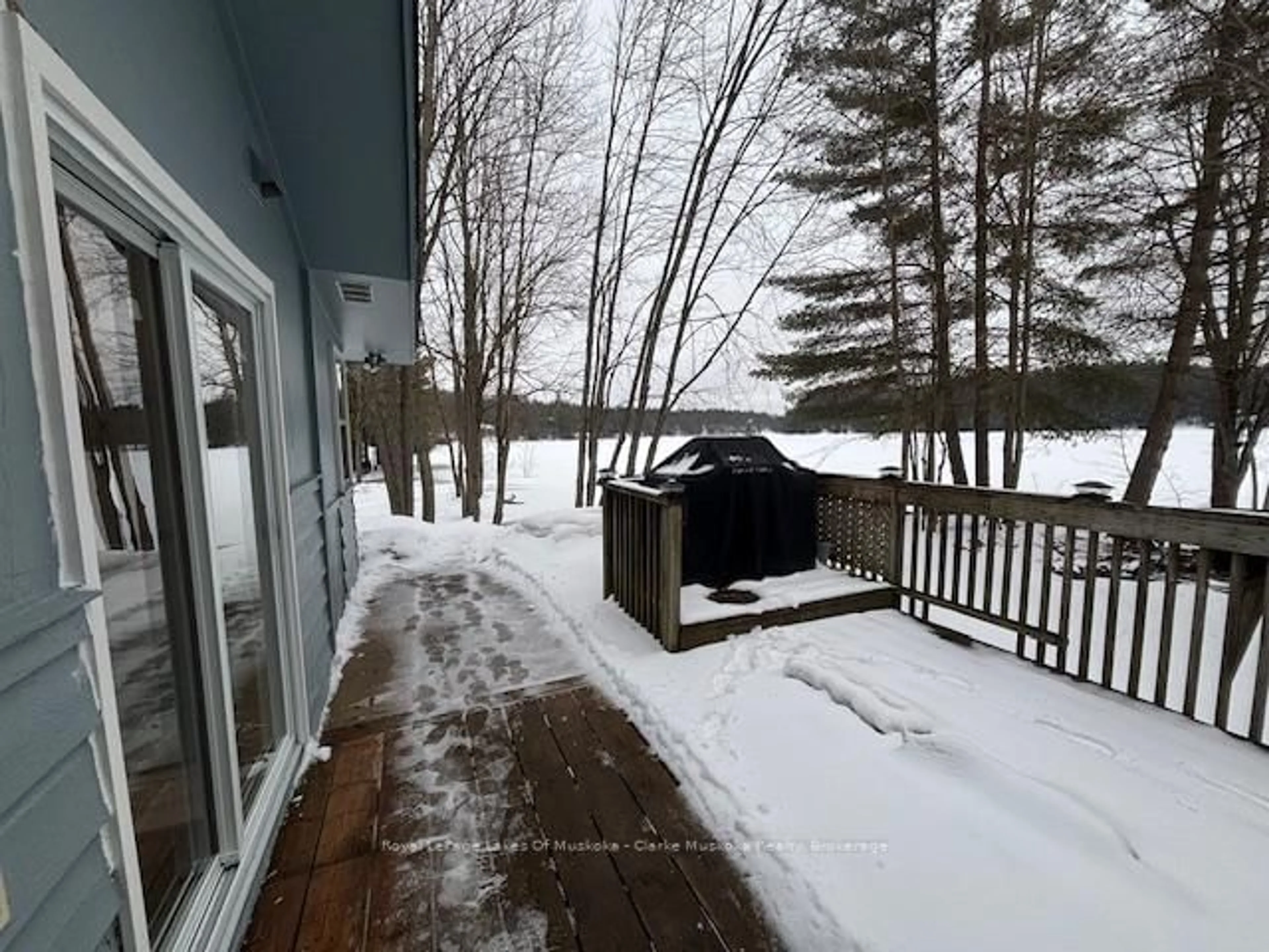 Patio, water/lake/river/ocean view for 525 HIAWATHA Rd, Georgian Bay Ontario L0K 1S0