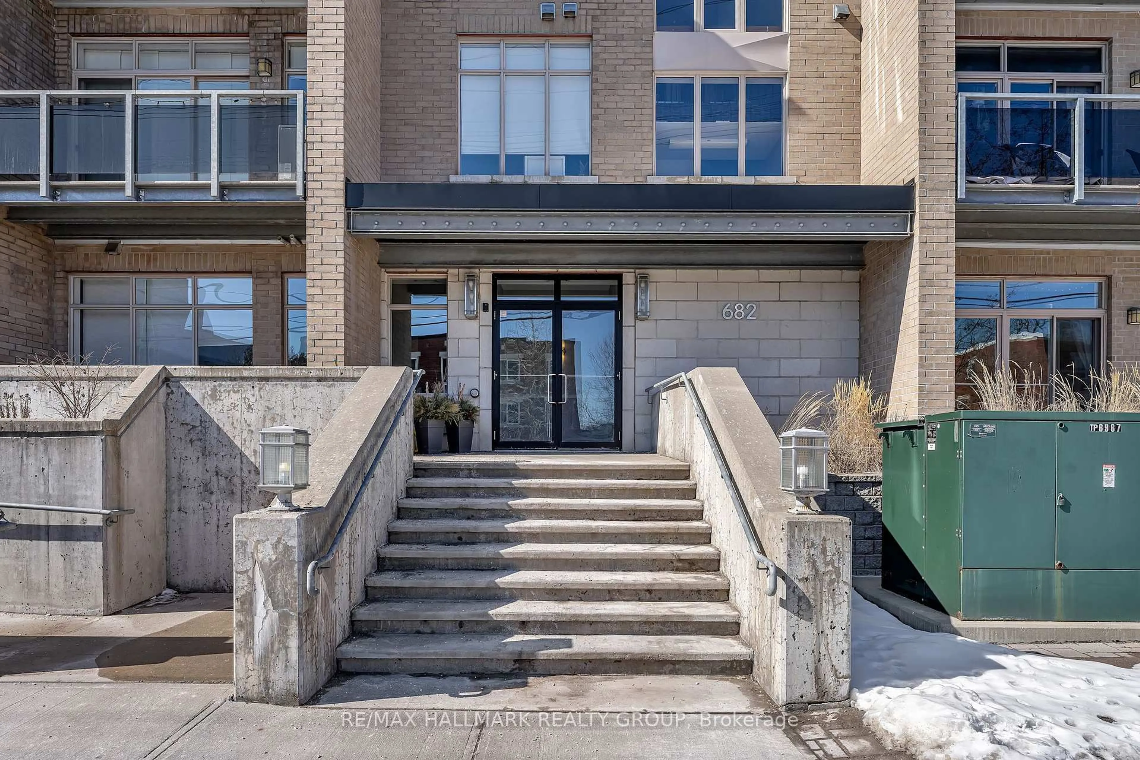 Unknown for 682 Churchill Ave #310, Ottawa Ontario K1Z 5G5