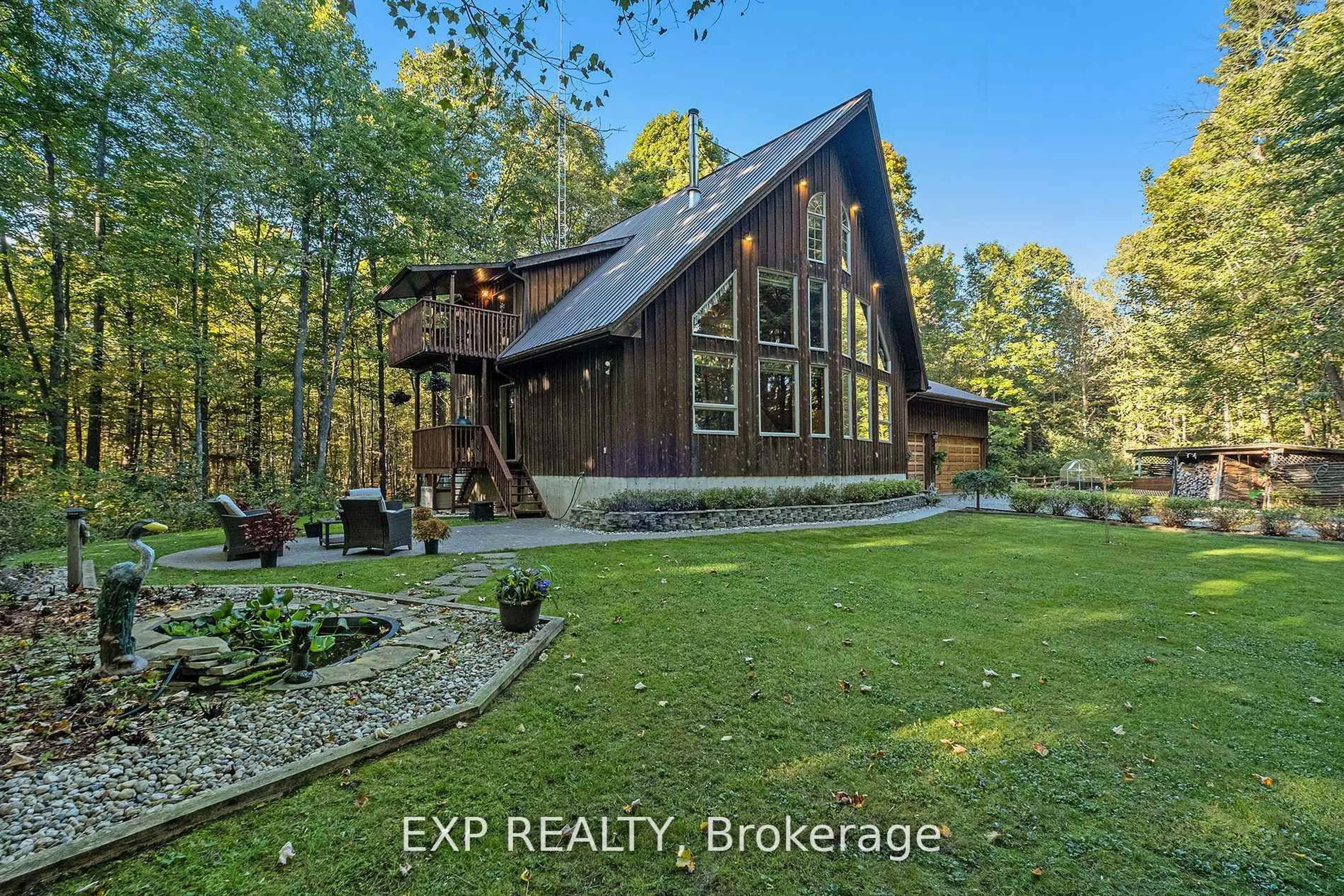 A pic from outside/outdoor area/front of a property/back of a property/a pic from drone, unknown for 325 Haskins Rd, North Grenville Ontario K0G 1N0