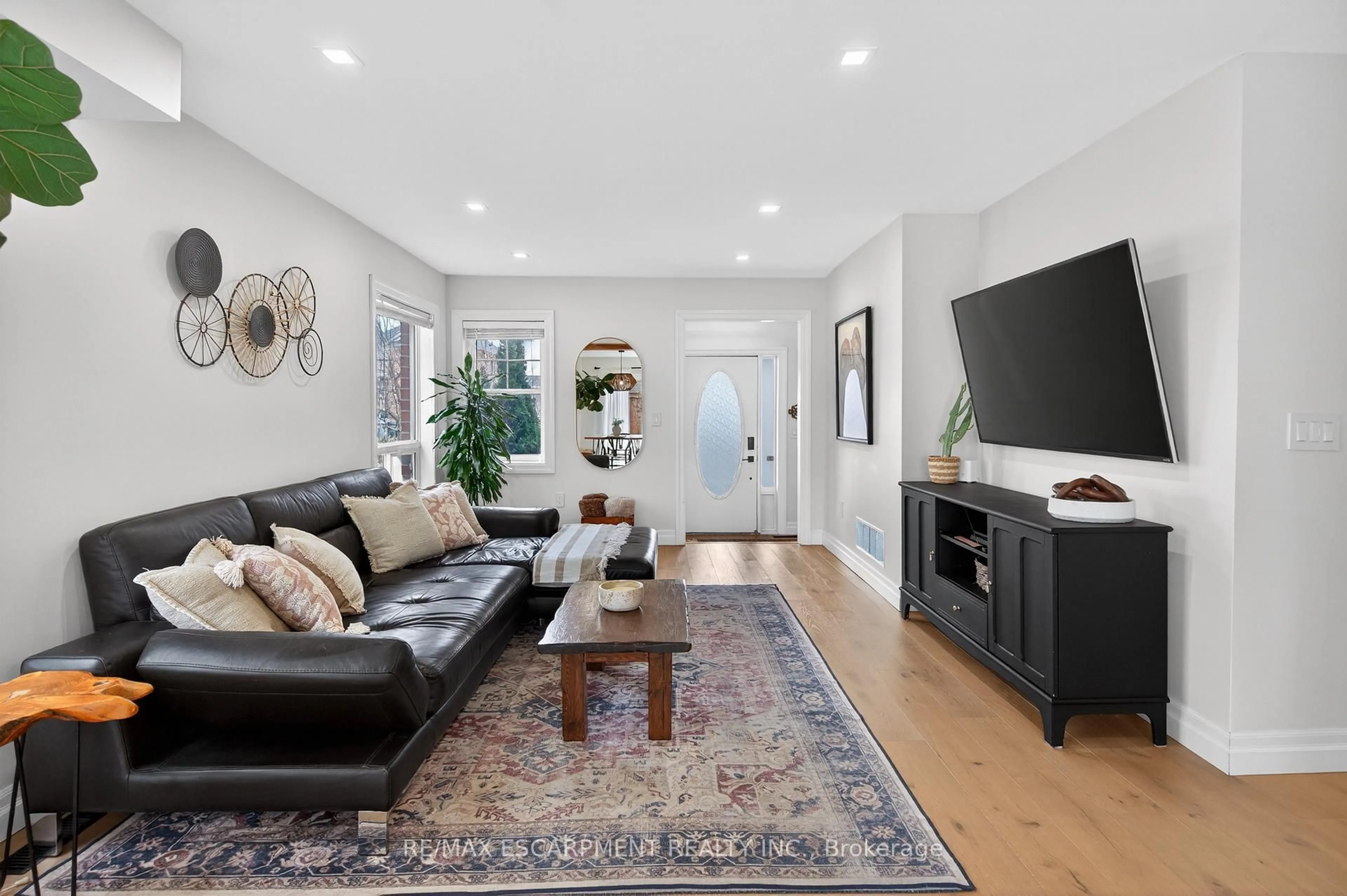 Living room with furniture, unknown for 99 Fiddlehead Cres, Hamilton Ontario L8B 0Y1