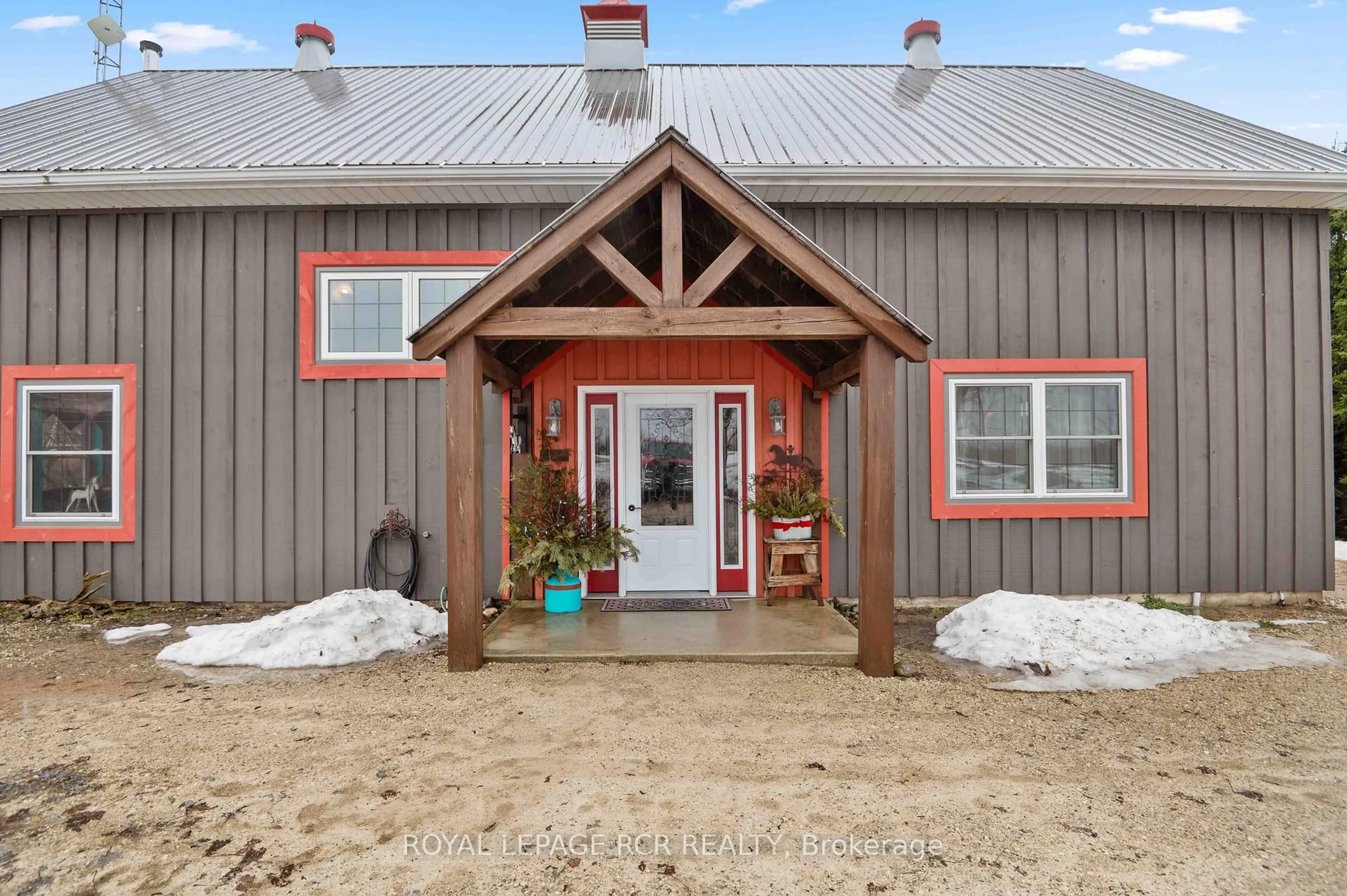 Indoor entryway for 773367 10 Highway, Grey Highlands Ontario N0C 1L0