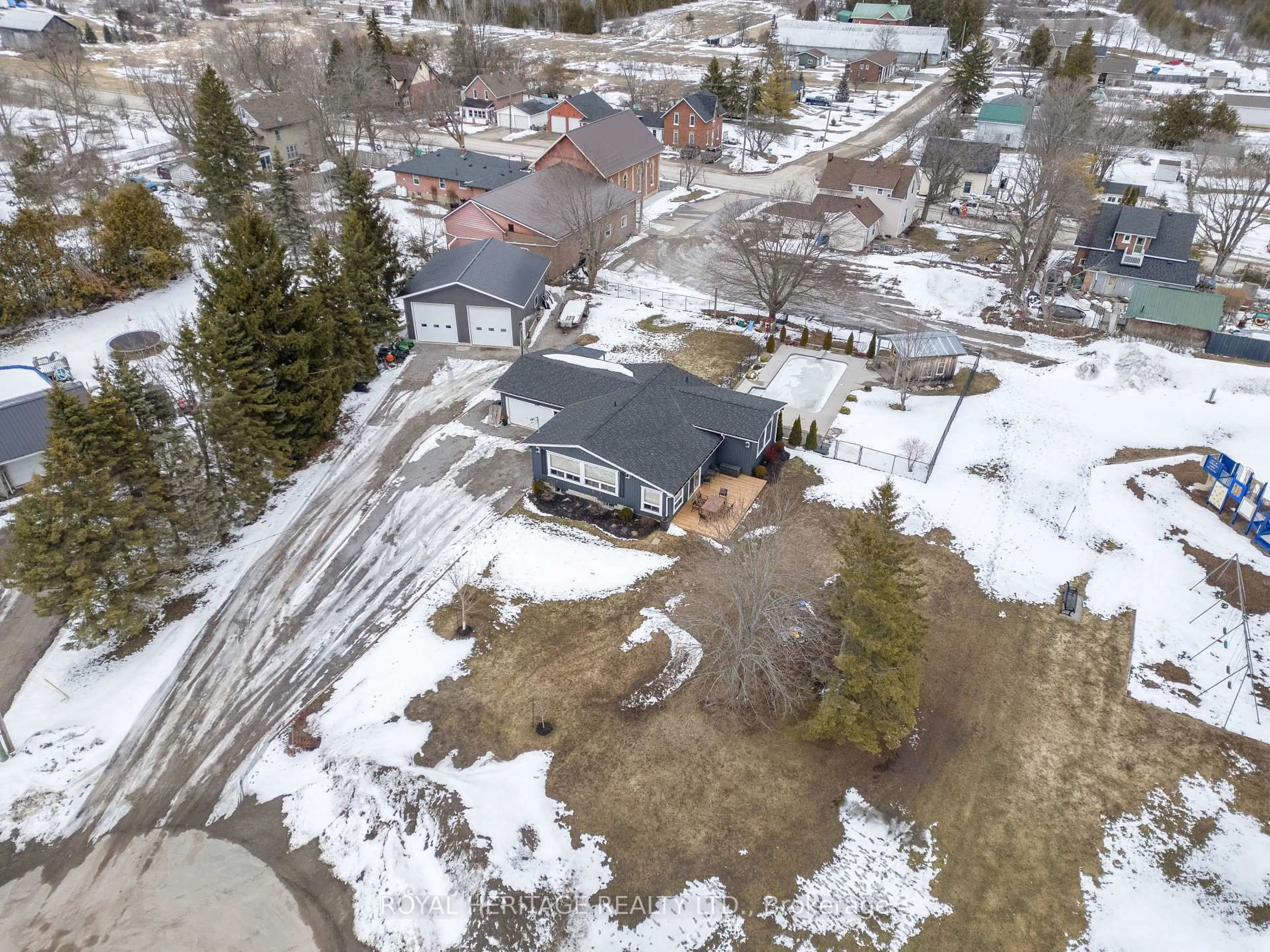 A pic from outside/outdoor area/front of a property/back of a property/a pic from drone, street for 29 Thurston St, Kawartha Lakes Ontario K0M 1L0
