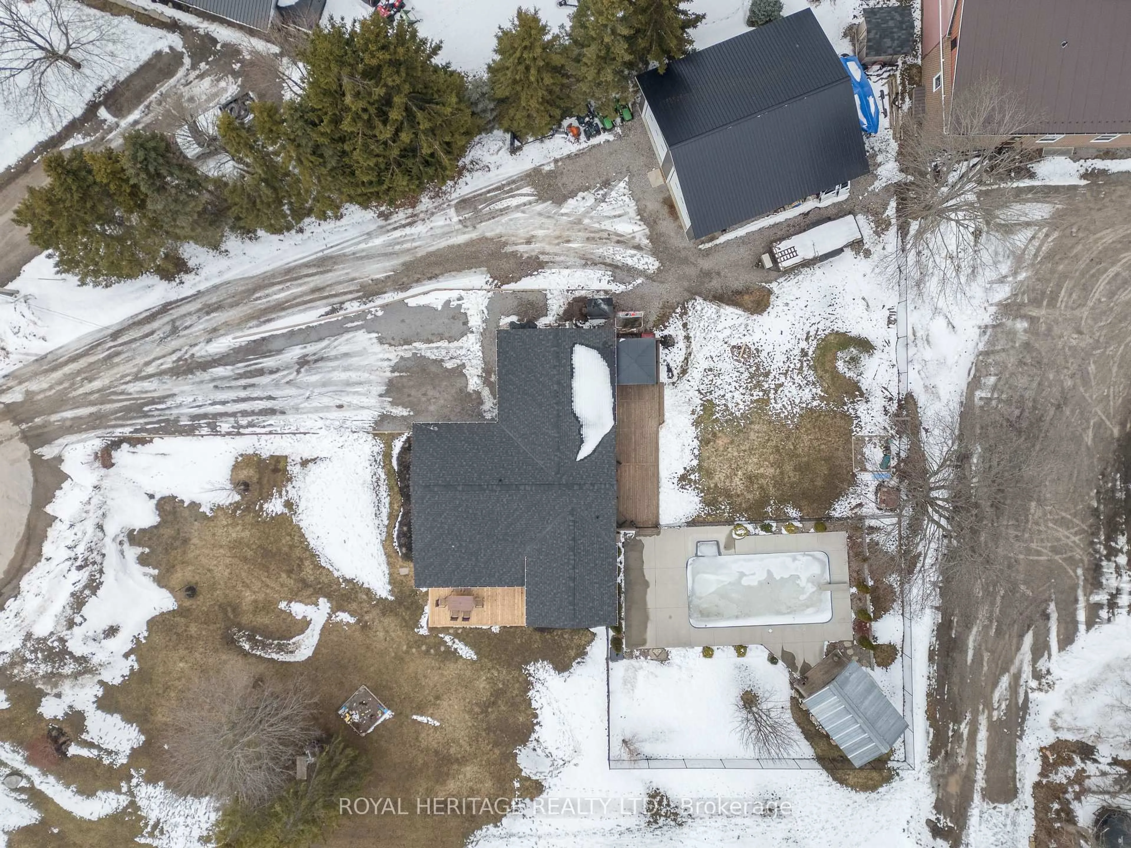 A pic from outside/outdoor area/front of a property/back of a property/a pic from drone, street for 29 Thurston St, Kawartha Lakes Ontario K0M 1L0