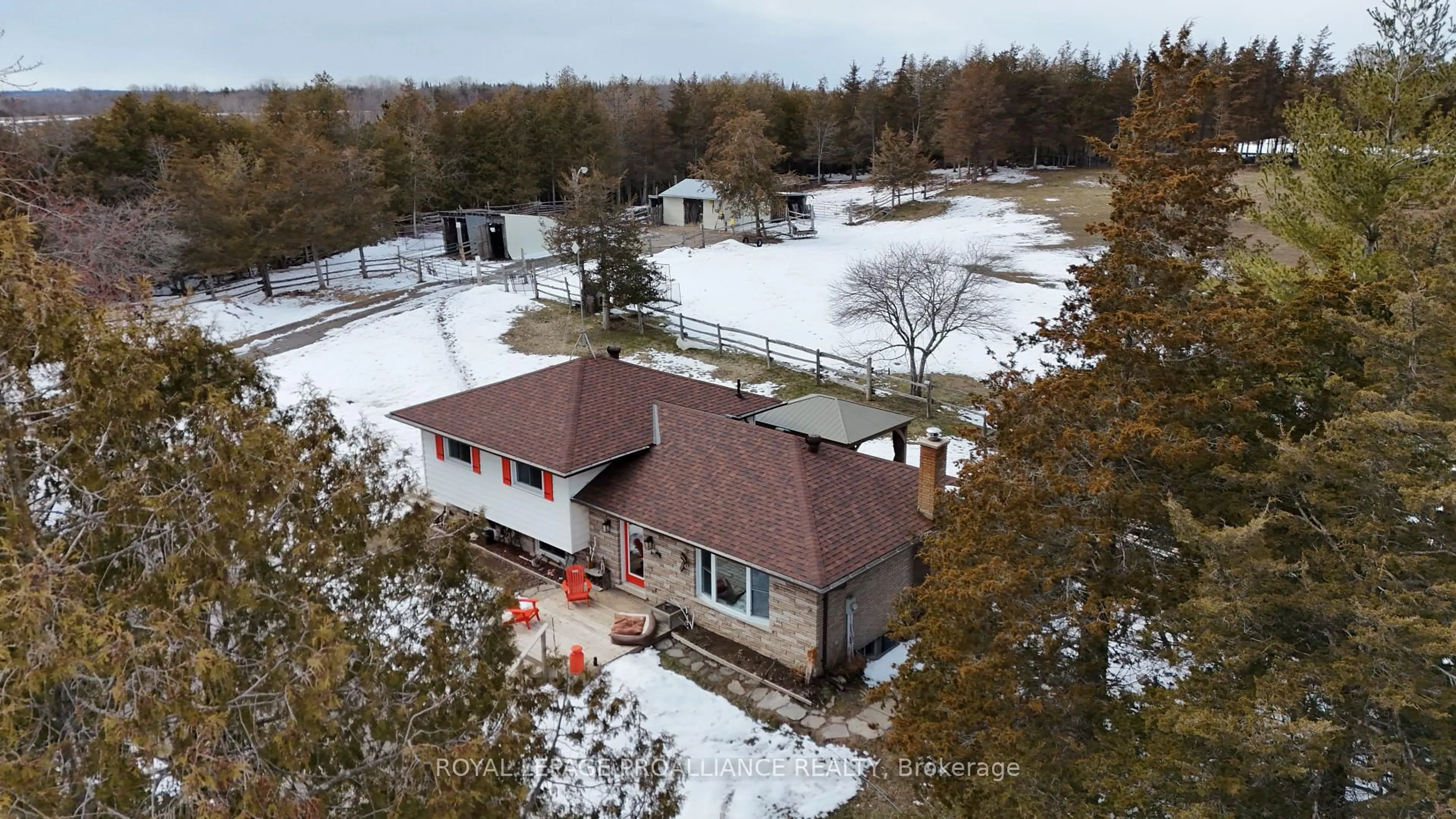 A pic from outside/outdoor area/front of a property/back of a property/a pic from drone, unknown for 29 Goodfellow Lane, Belleville Ontario K0K 2Y0