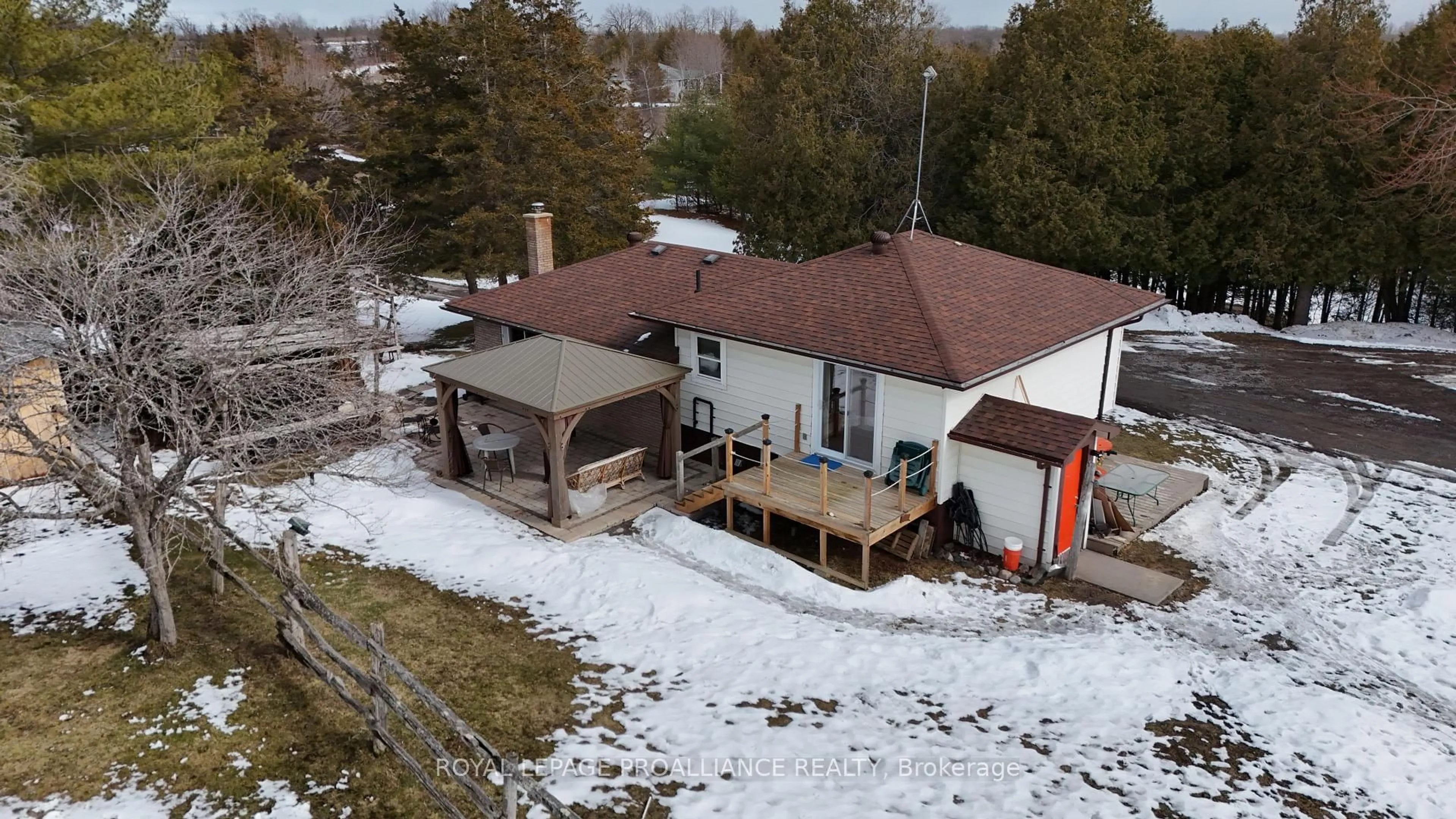 A pic from outside/outdoor area/front of a property/back of a property/a pic from drone, unknown for 29 Goodfellow Lane, Belleville Ontario K0K 2Y0