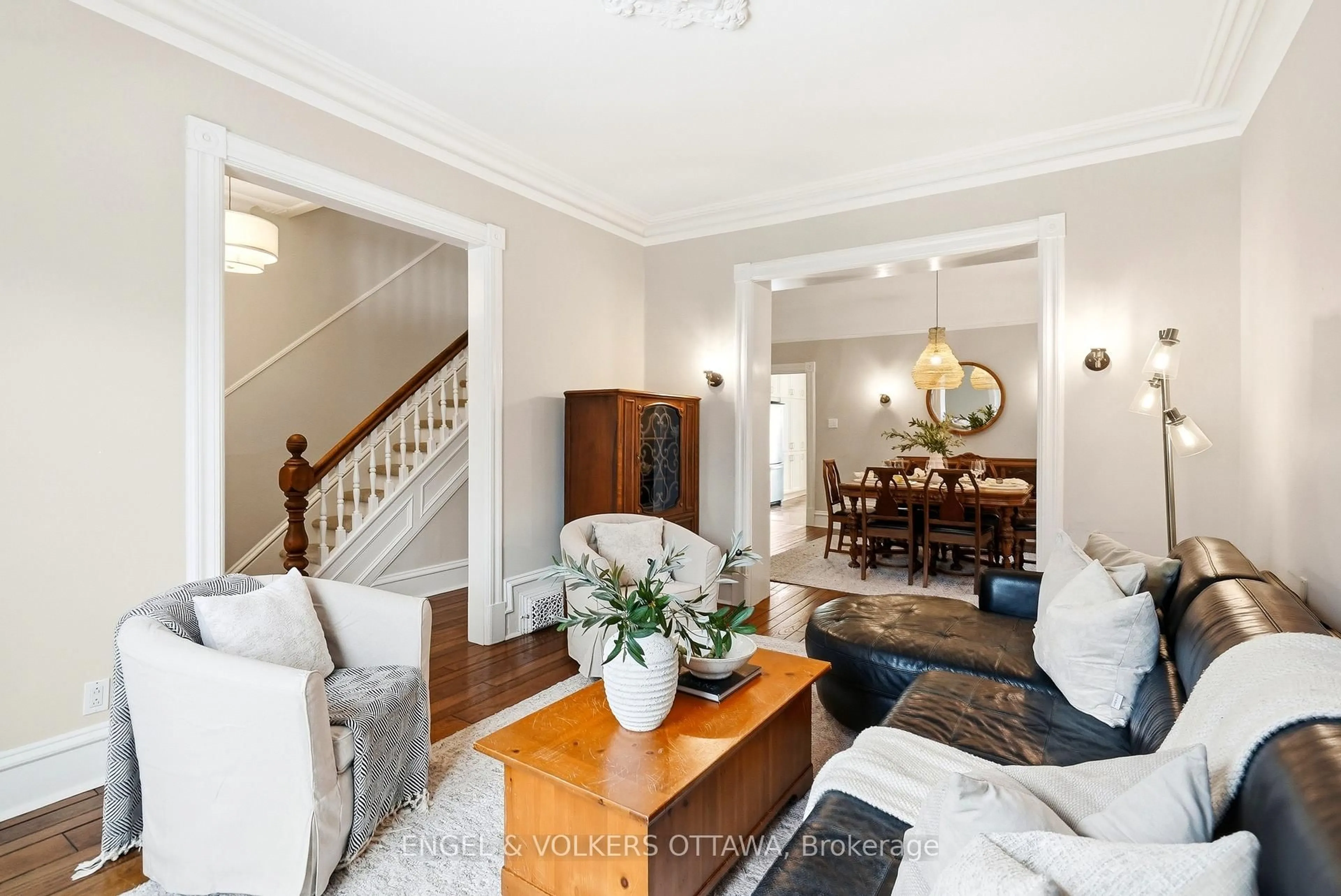 Living room with furniture, unknown for 80 Waverley St, Ottawa Ontario K2P 0V2