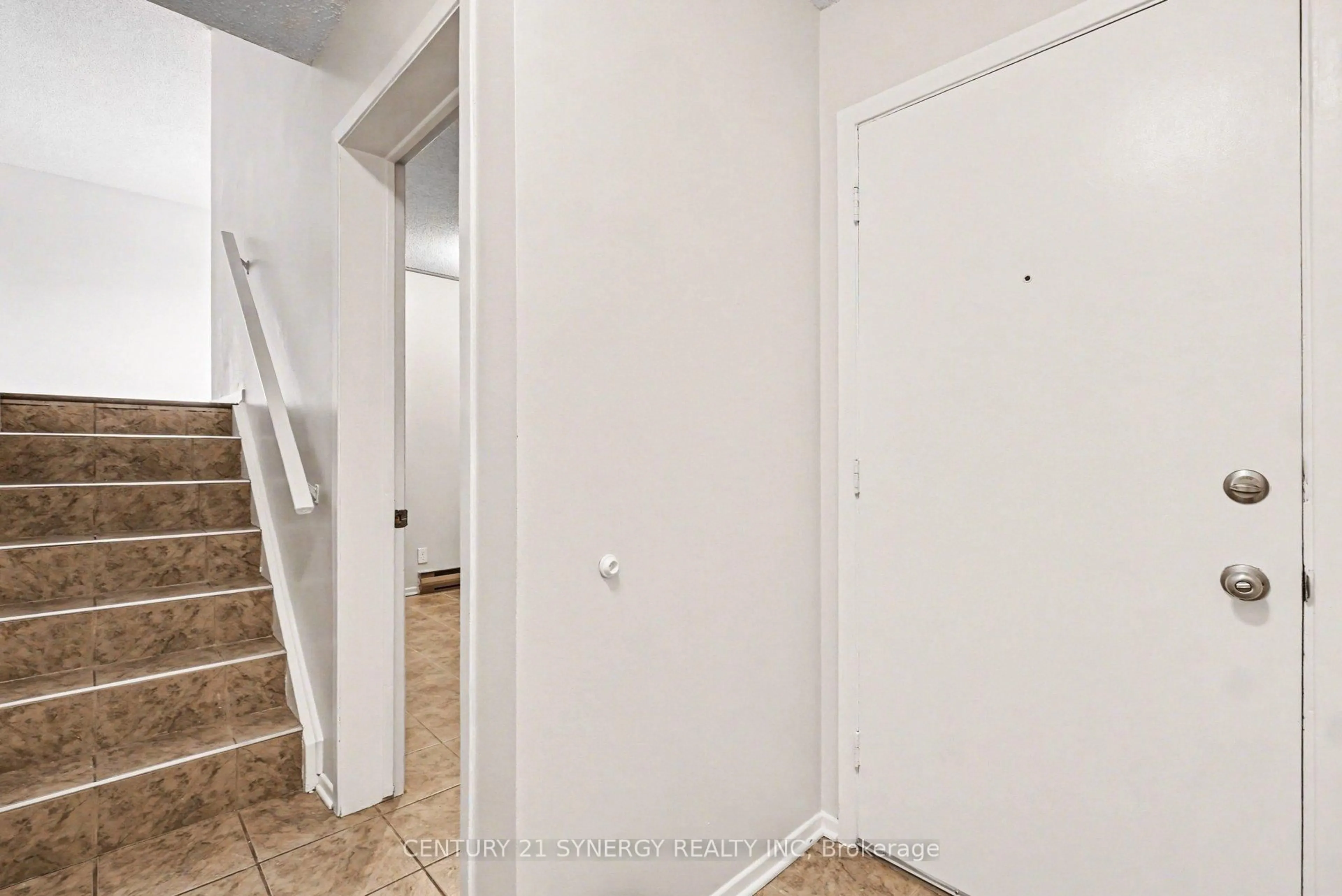 Indoor entryway for 776 St Jean St #10, Casselman Ontario K0A 1M0